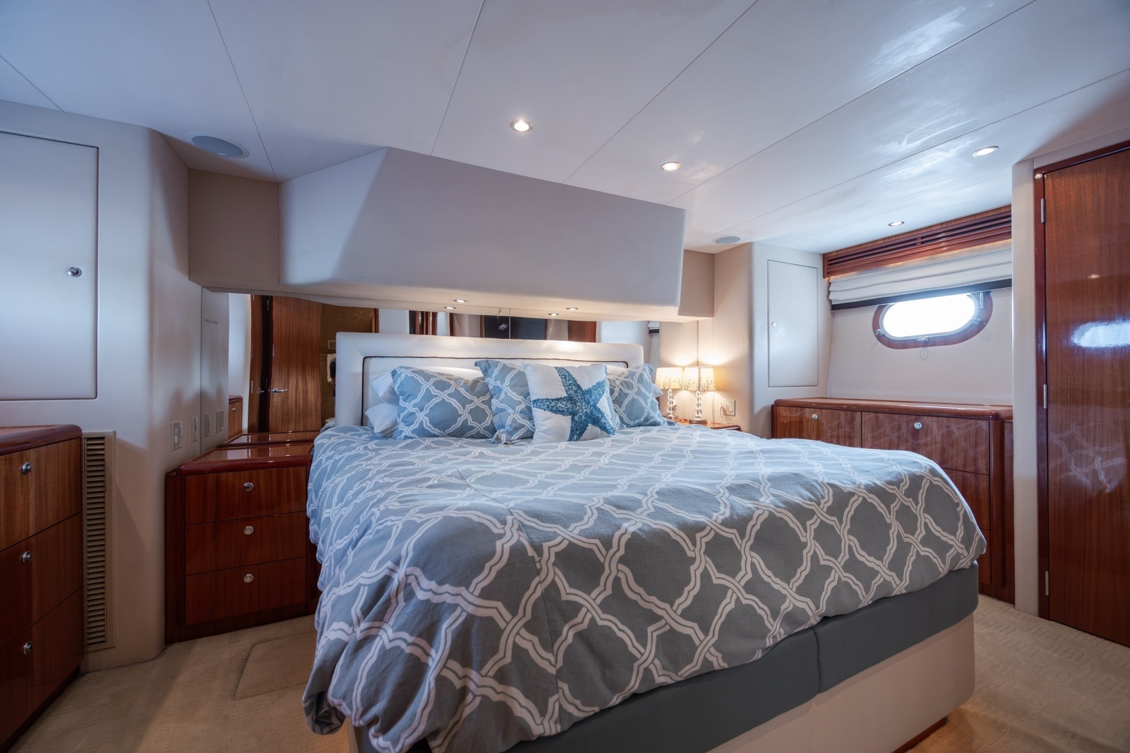 2008 Hatteras Motor Yacht - Image 48