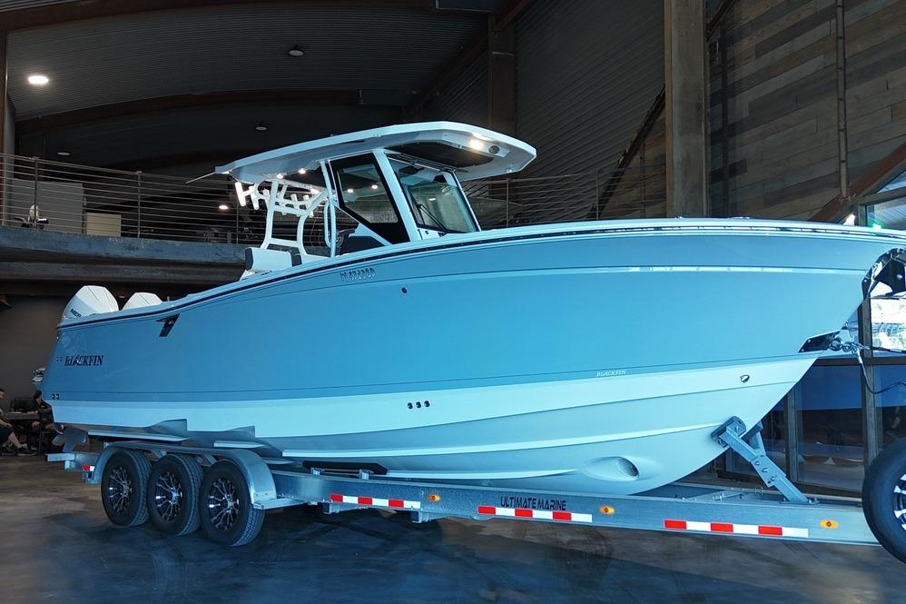2023 Blackfin 302 CC