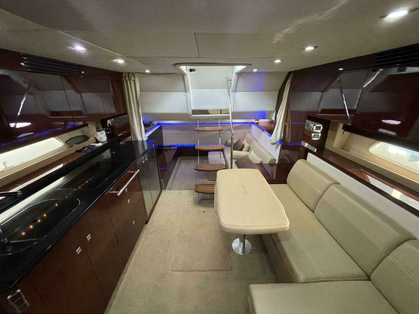 2010 Sea Ray 450 Sundancer - Image 76