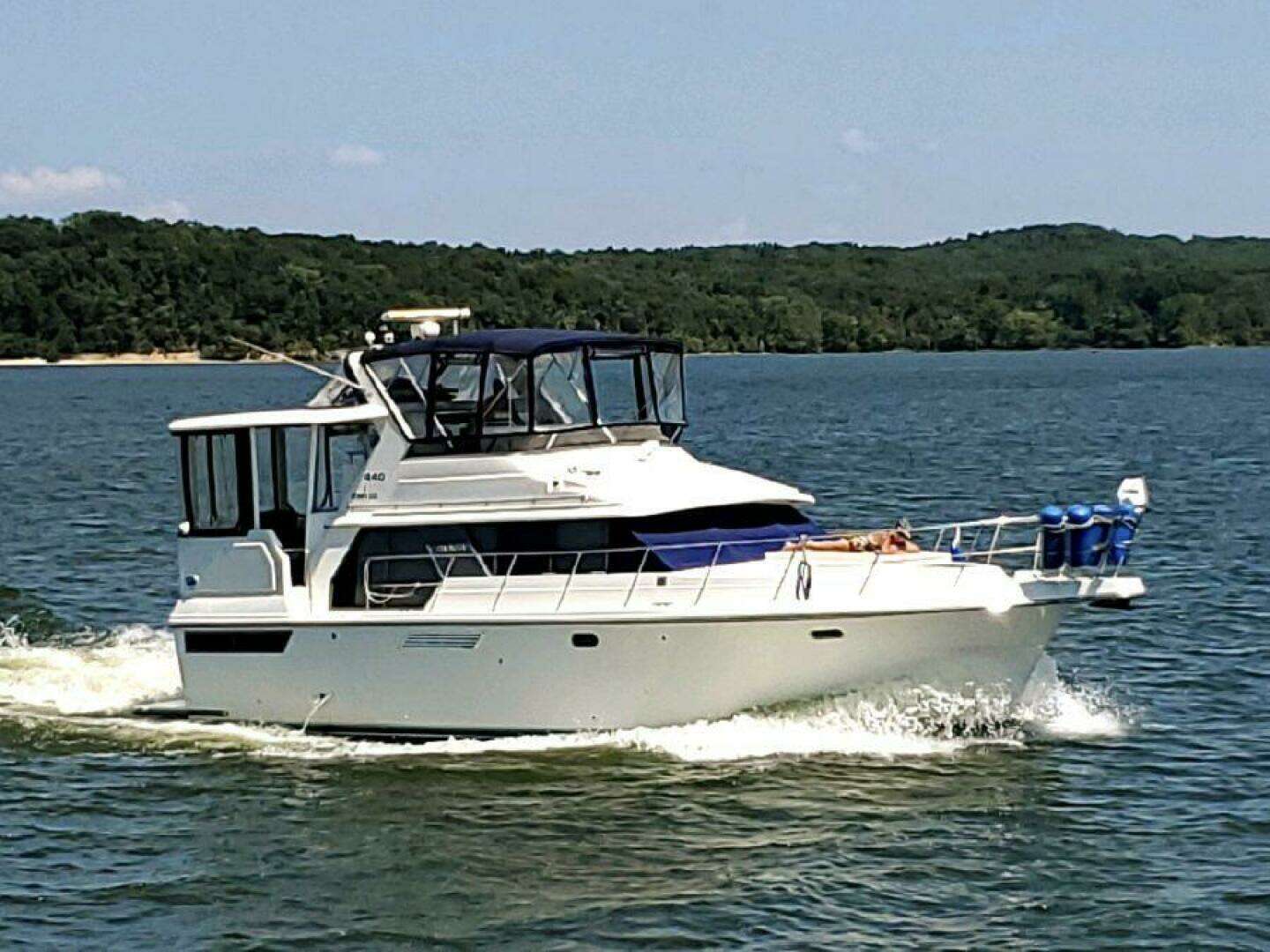 1995 Carver 440 Aft Cabin - Image 72