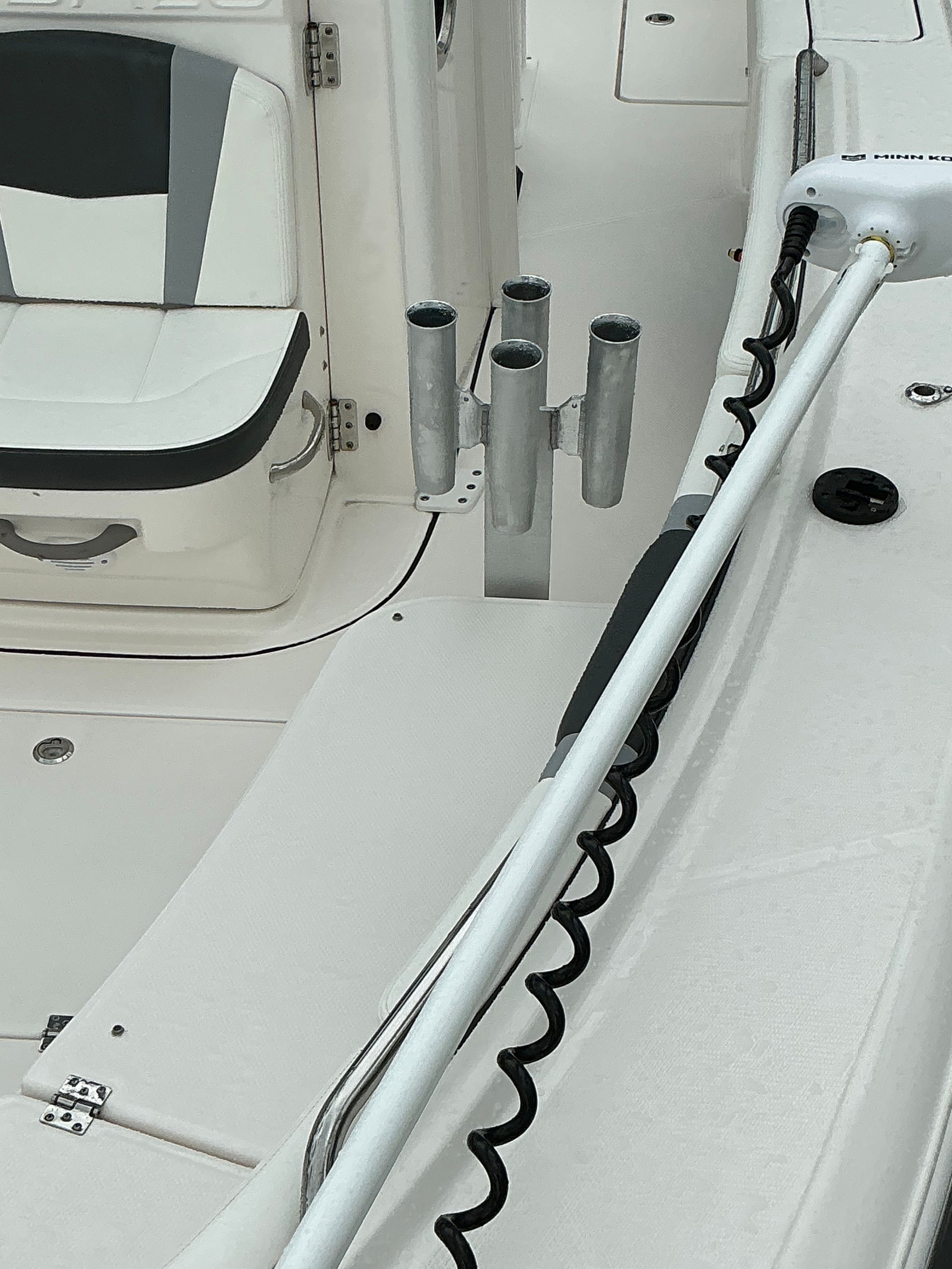 2023 Robalo R250 Center Console - 8