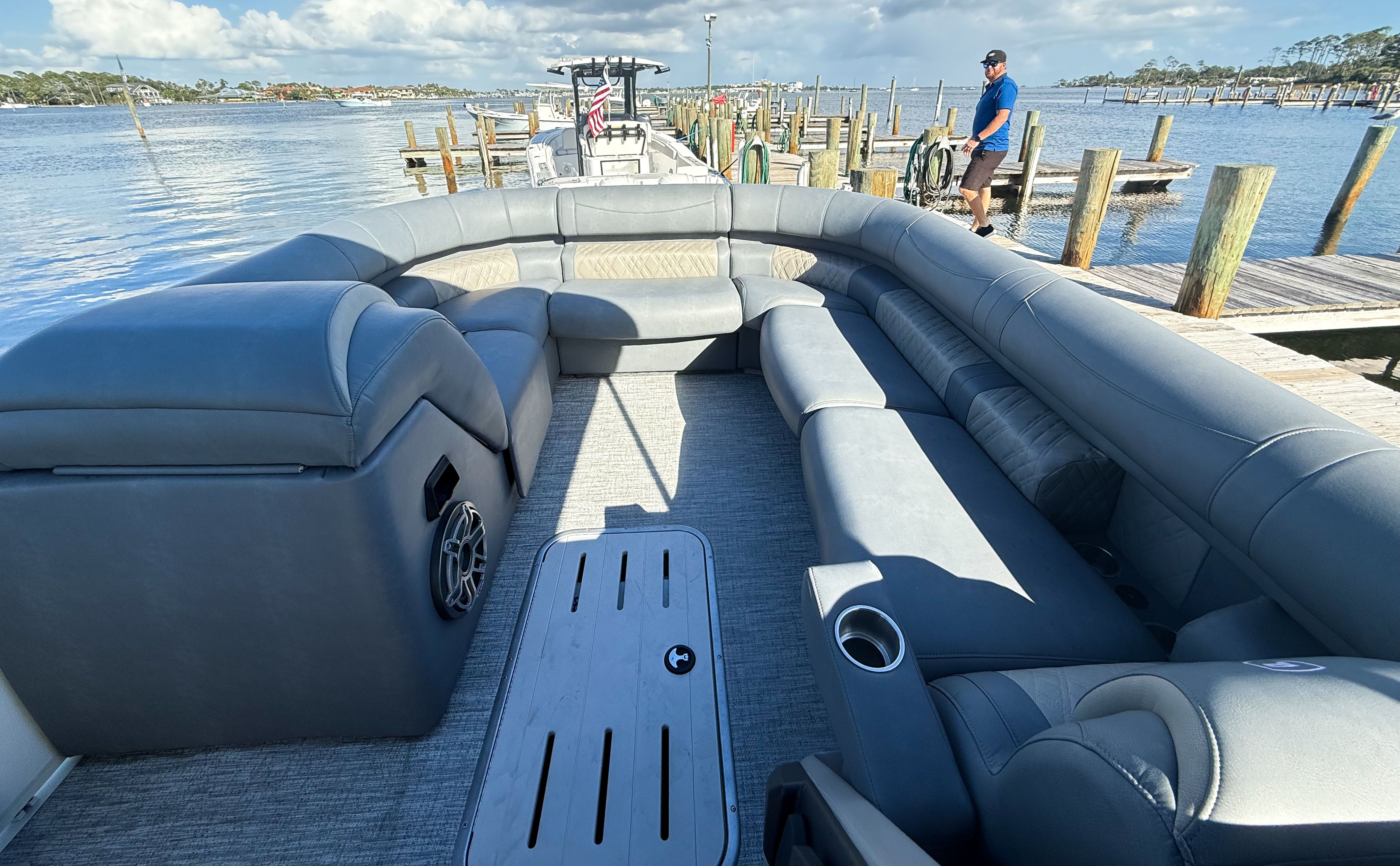 2025 PREMIER 270 INTRIGUE - Image 4