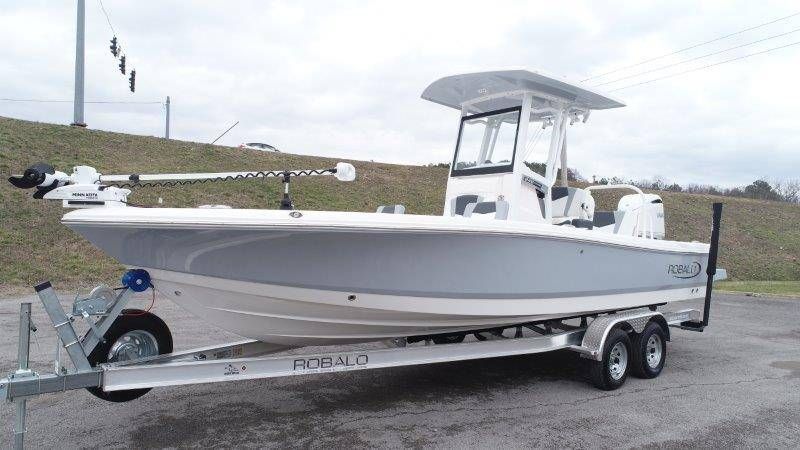 2026 Robalo 246 Cayman - 7