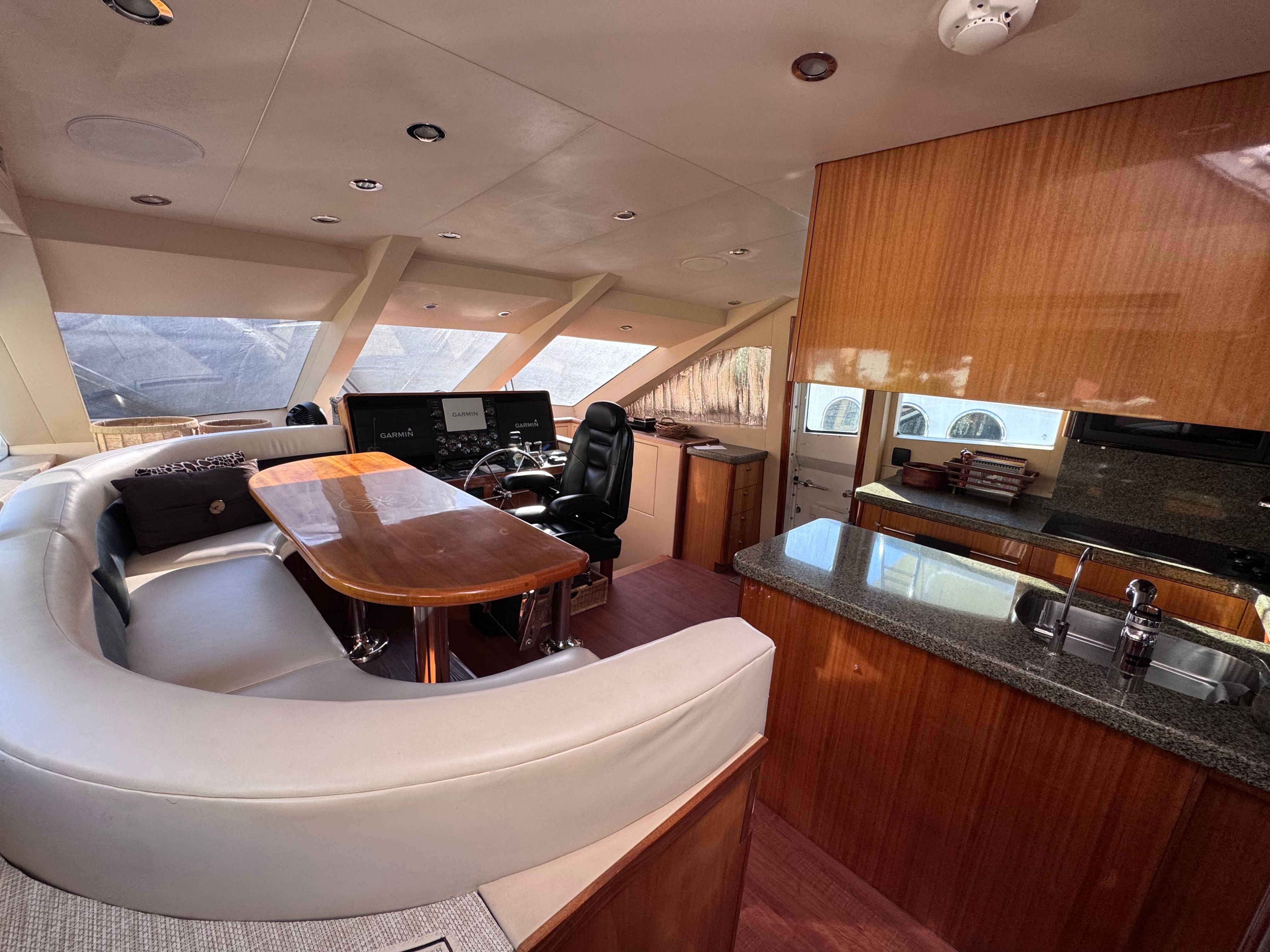 2006 Hatteras 64 Motor Yacht - 48