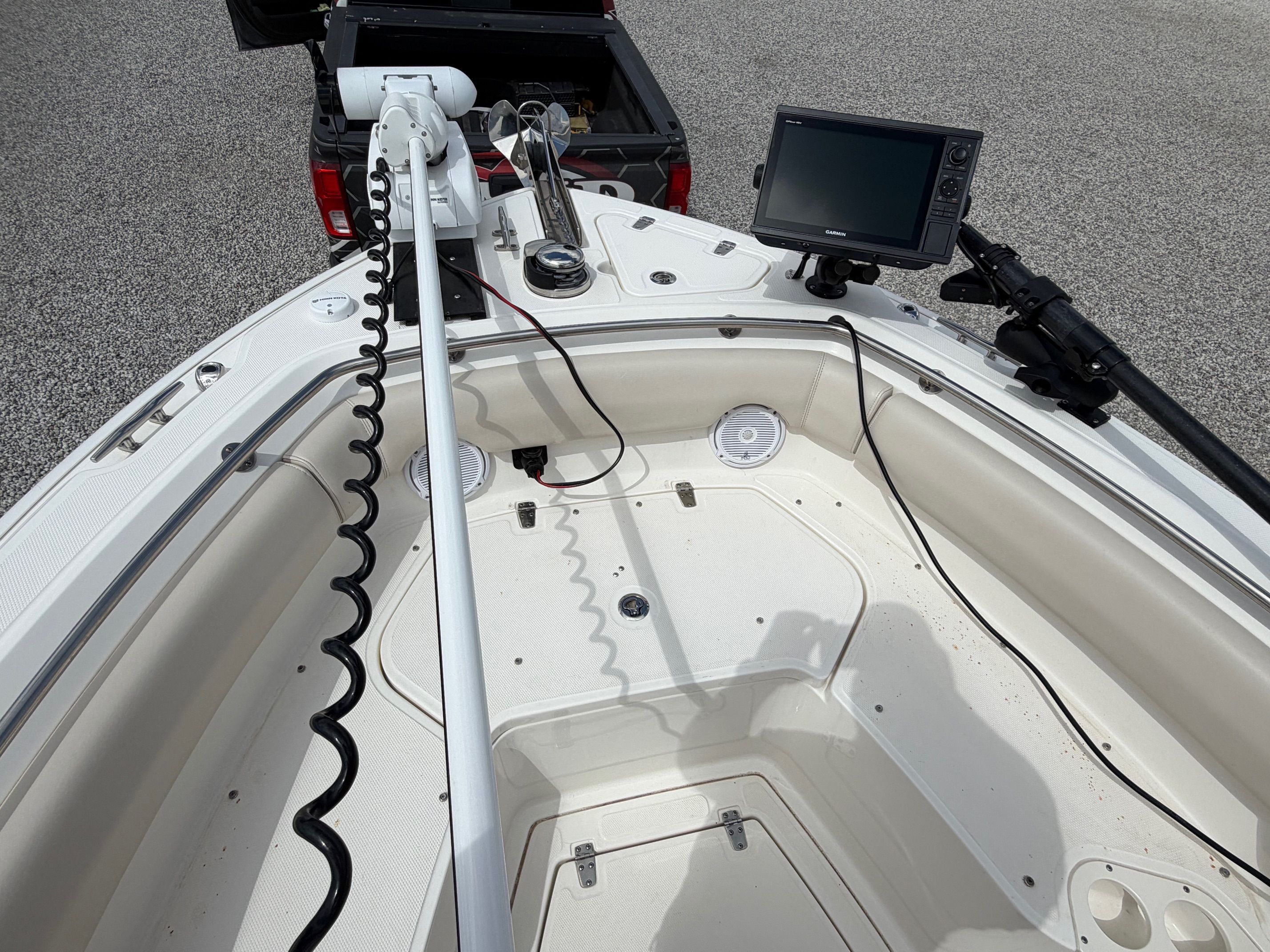 Boston Whaler 230 Outrage 2020 with electronics and fishing gear.