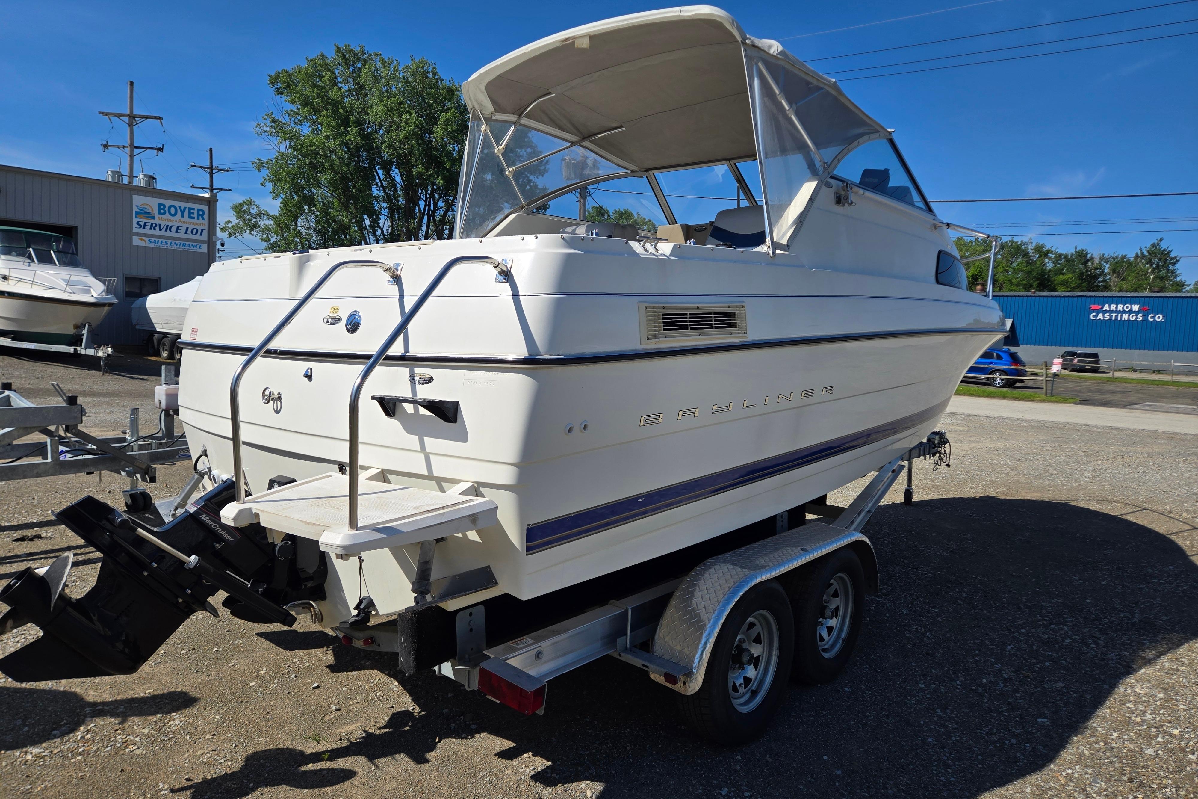2006 Bayliner 222 Classic