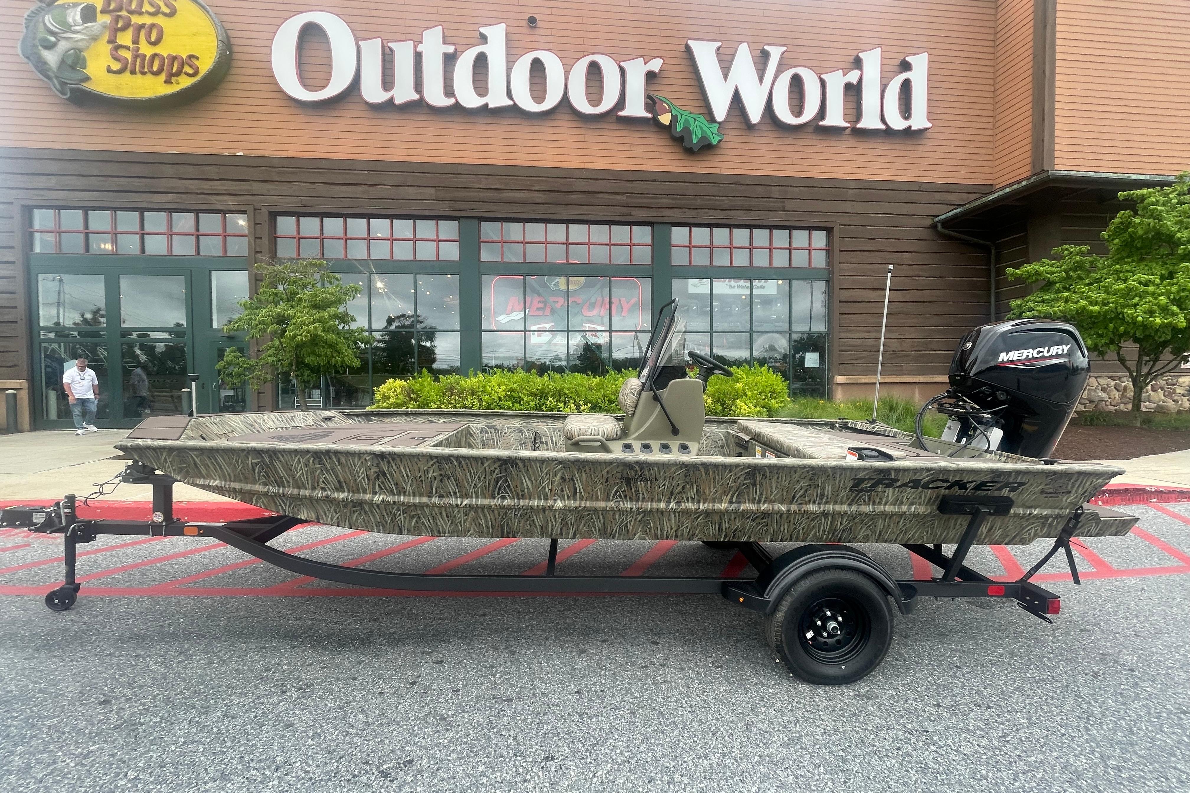 2026 Tracker Grizzly 1860 CC