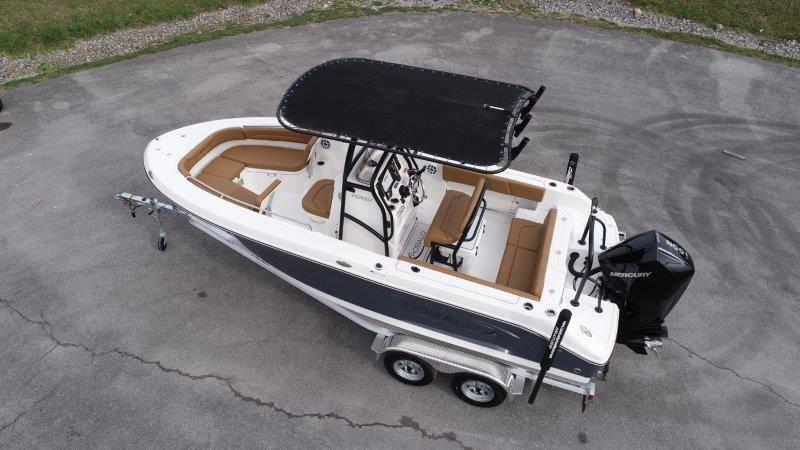 2025 Robalo R202 Explorer - 13