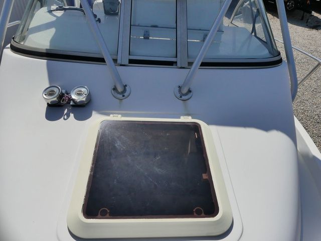 2001 Cobia 230 Walkaround - 14
