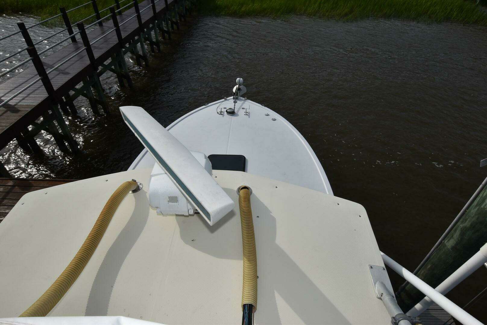 2001 Carolina Classic 28 Express Fisherman - Image 4