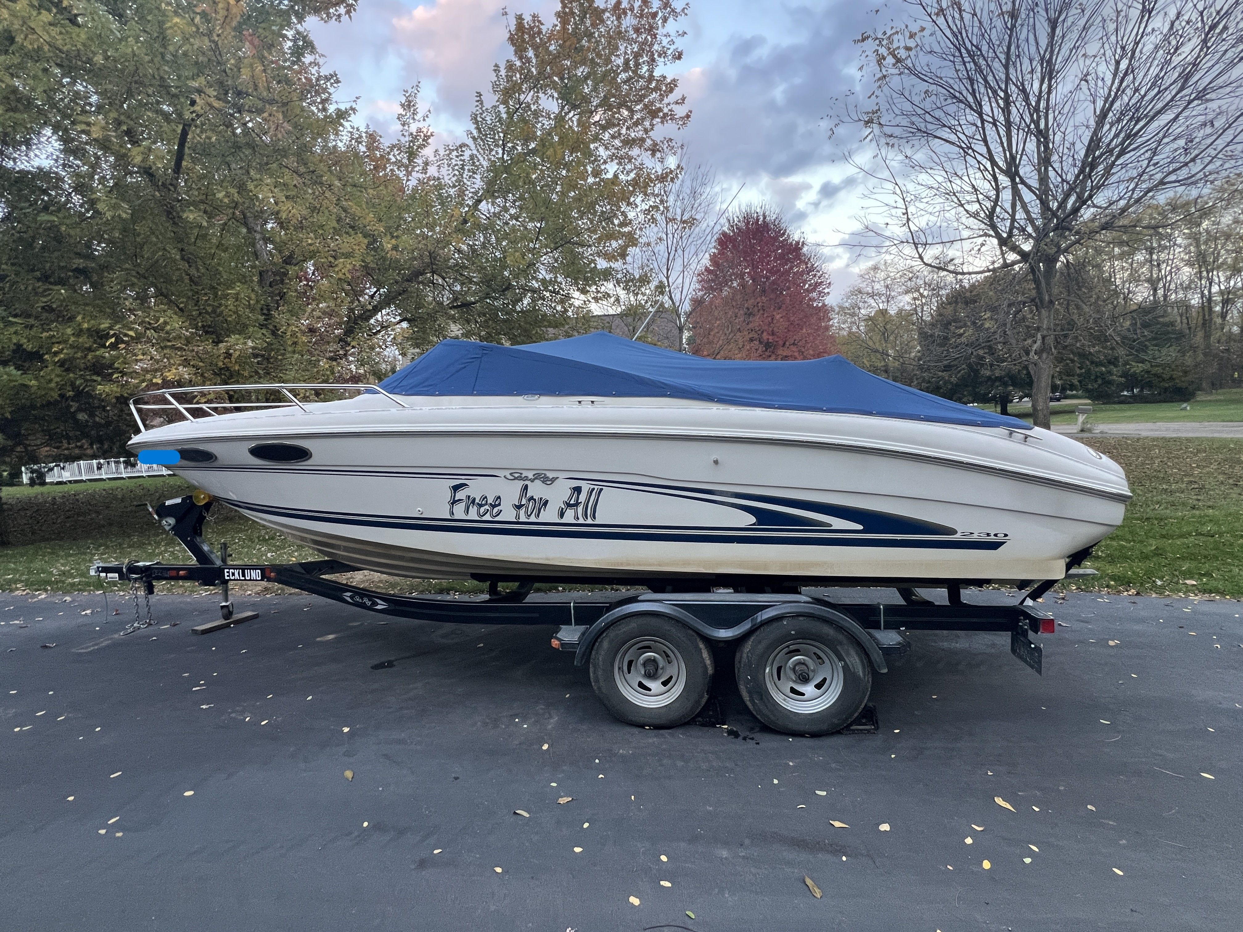 1999 Sea Ray 230 Overnighter - 30