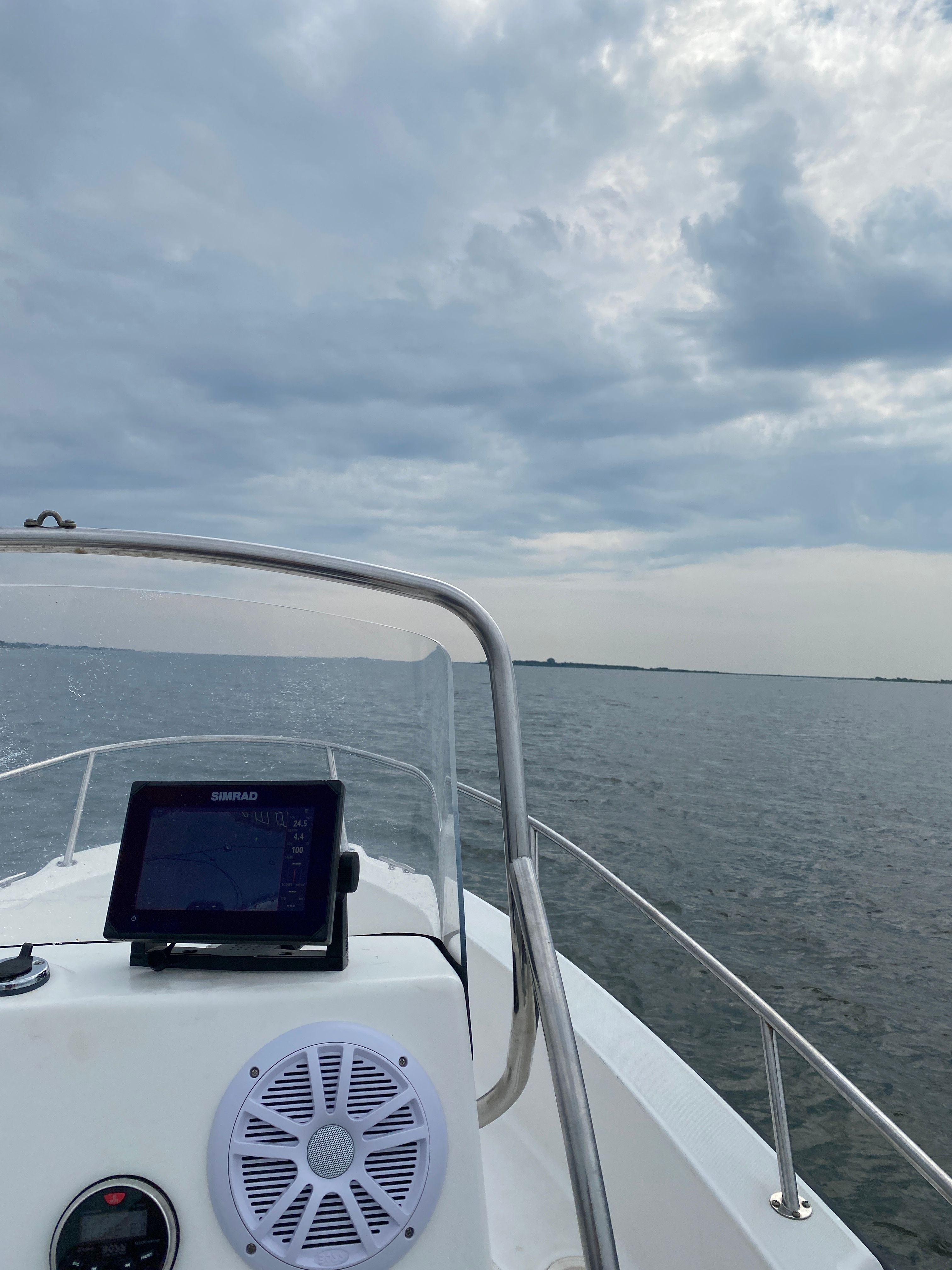 2006 Boston Whaler 190 Outrage - 9