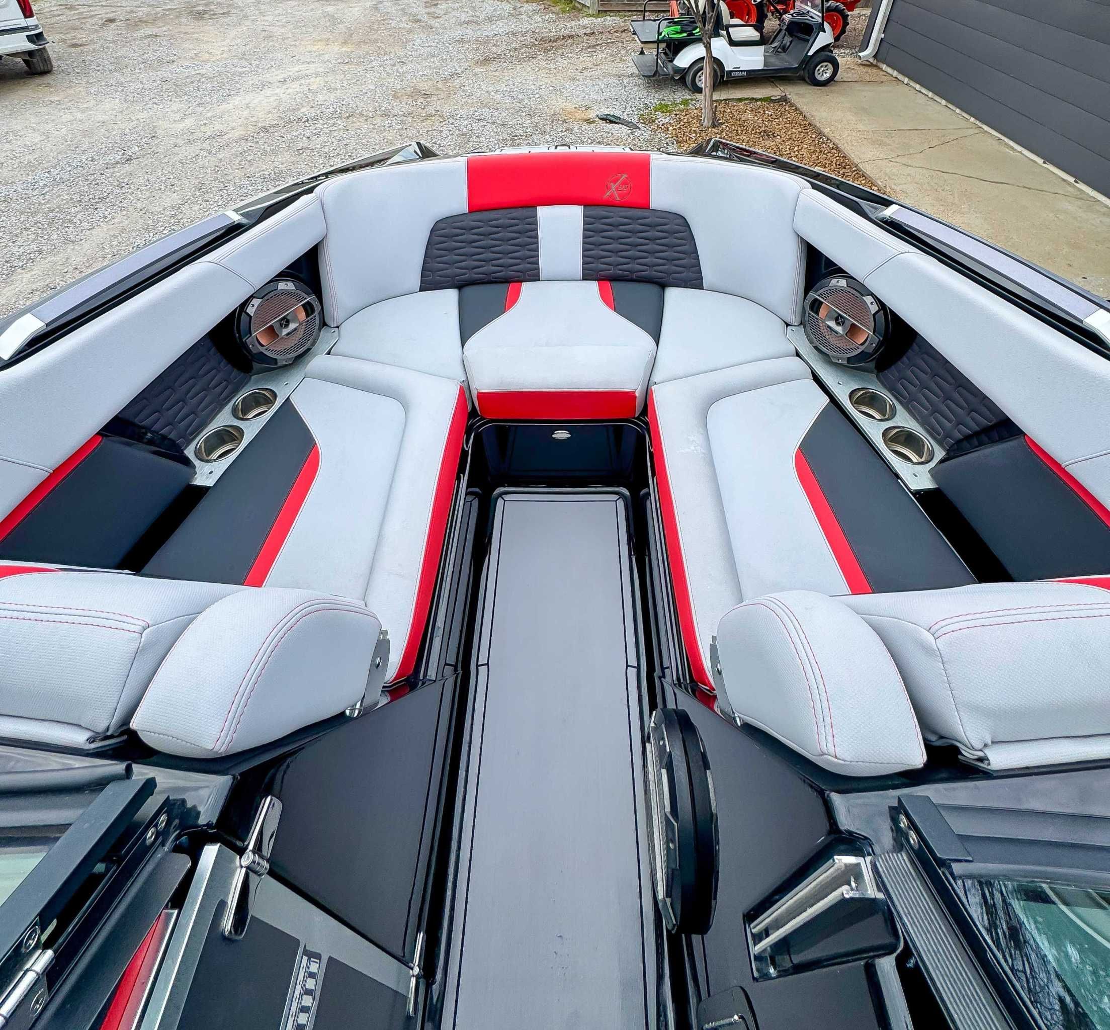 2022 MasterCraft X22 - 14
