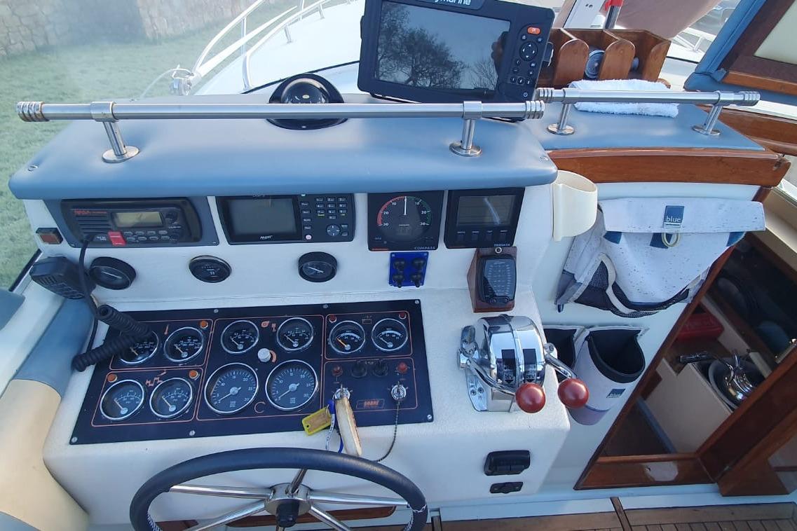 1989 Fairey Spearfish MKIII boat dashboard with navigation instruments and controls.