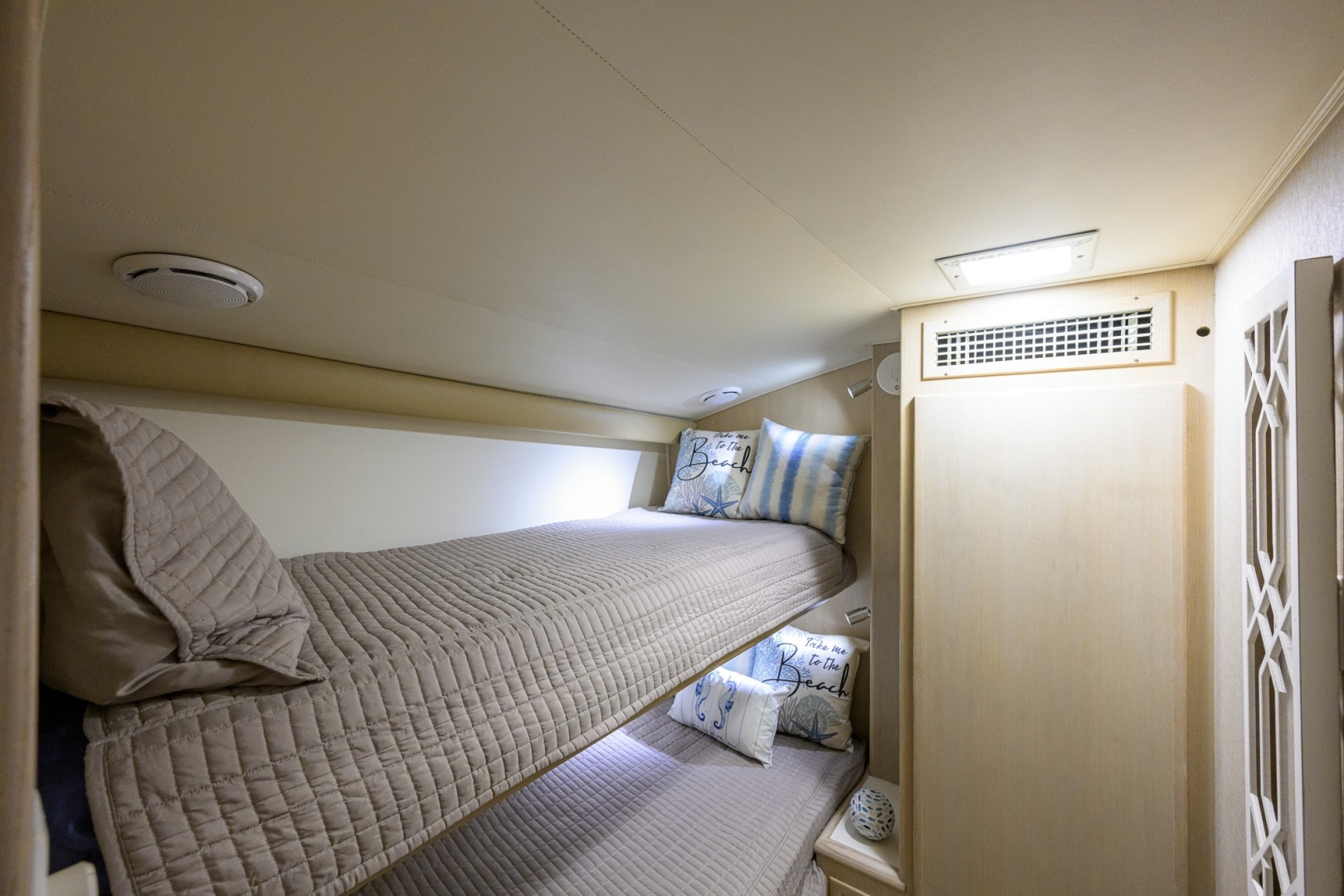 1992 Hatteras 46 Convertible - Image 34