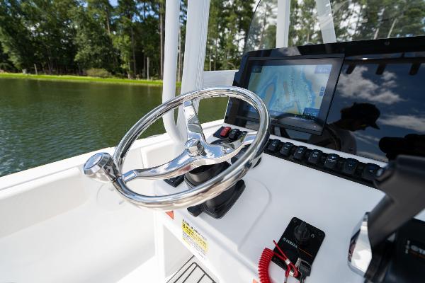 2024 Sea Hunt Ultra 234 boat helm with navigation system.
