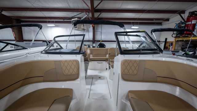 2024 Bayliner VR5 Bowrider OB - 24