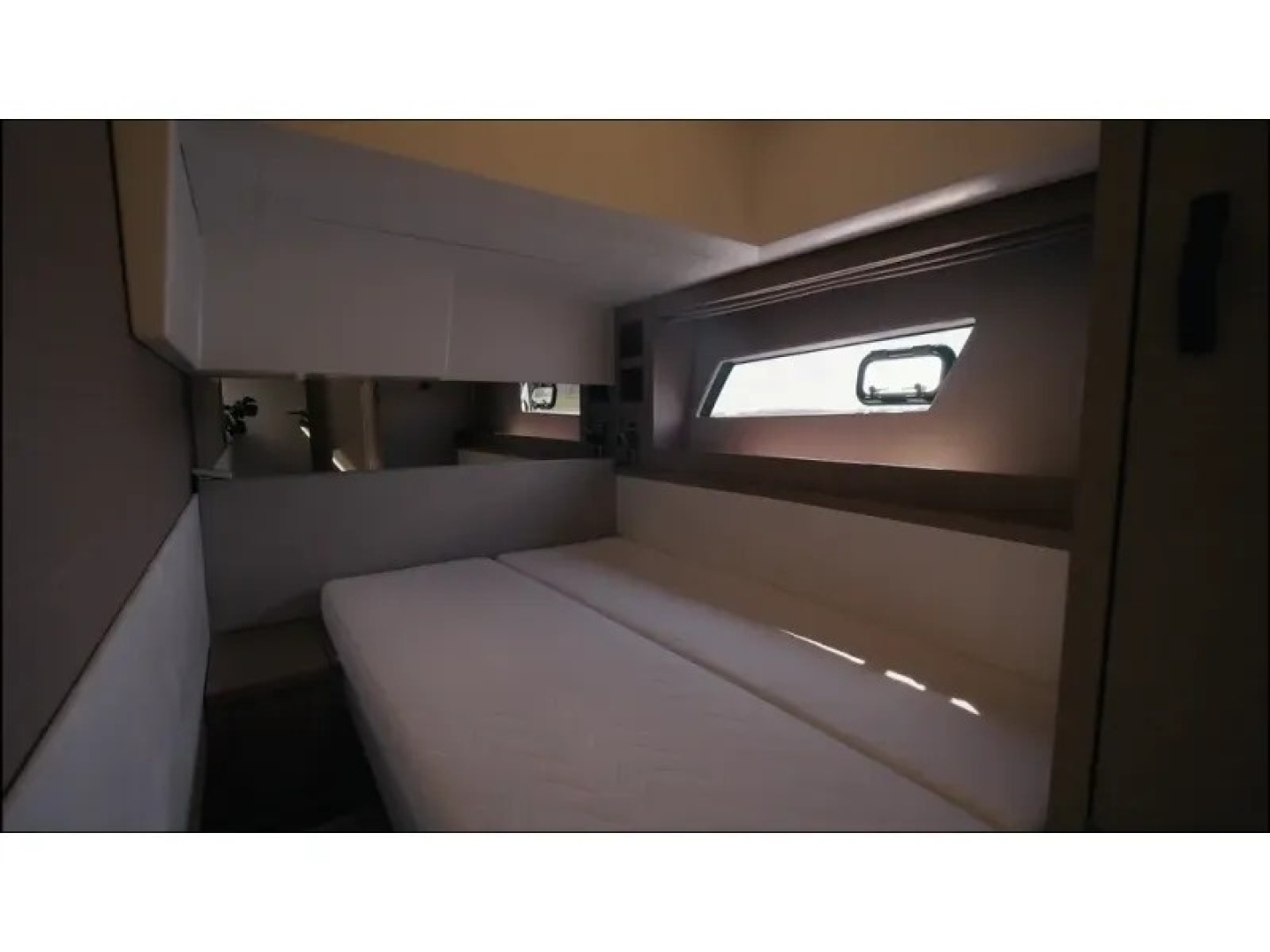 2018 Present Yachts 520S - Image 30