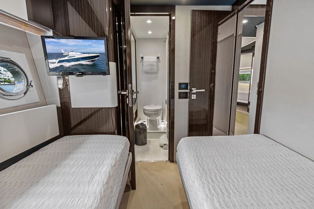 2018 Azimut 77S - 37