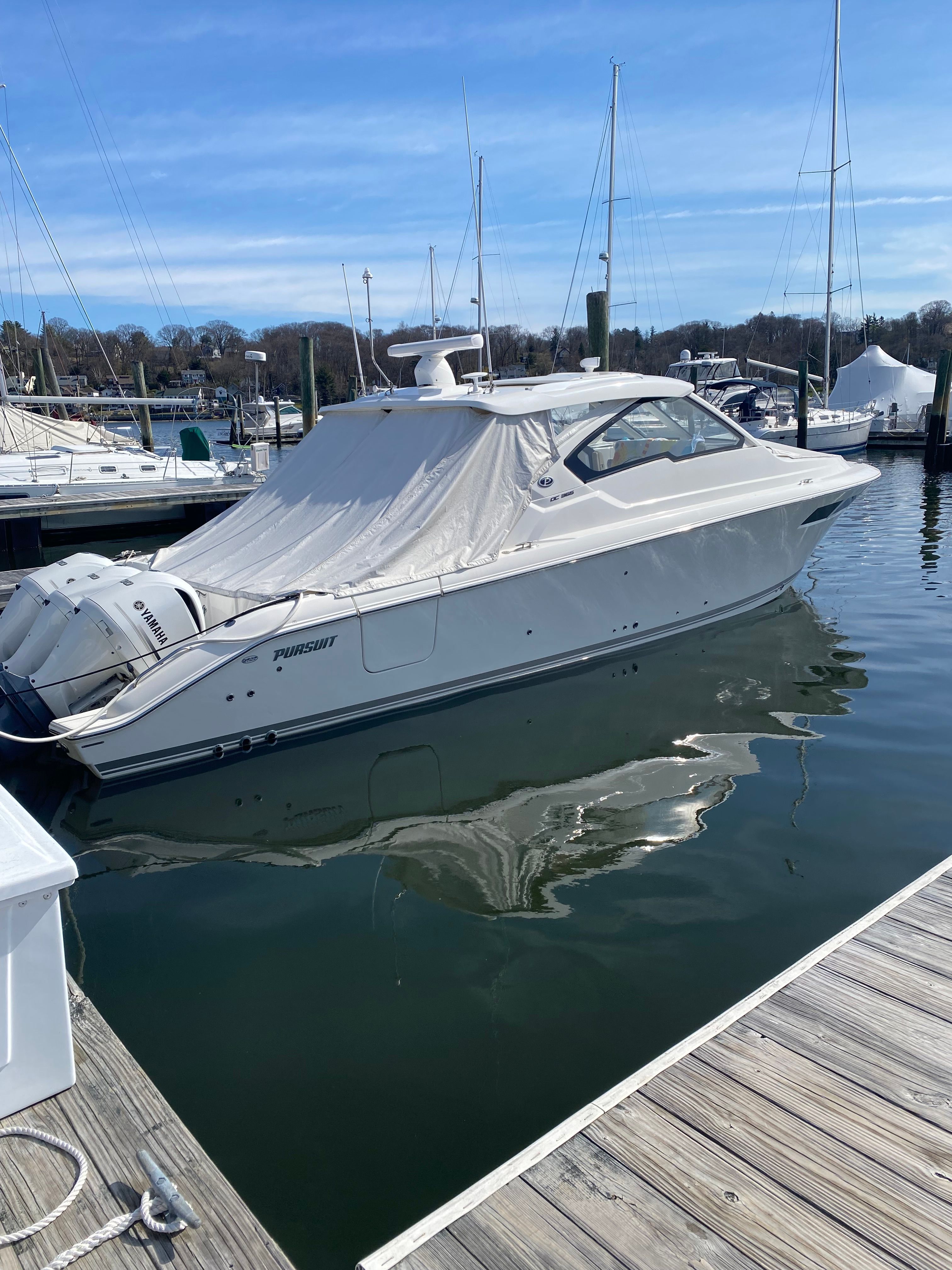 2020 Pursuit DC 365 Dual Console - 25