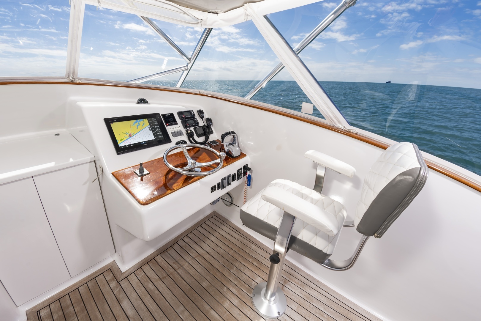 2009 Custom Carolina 36 Express - Image 17