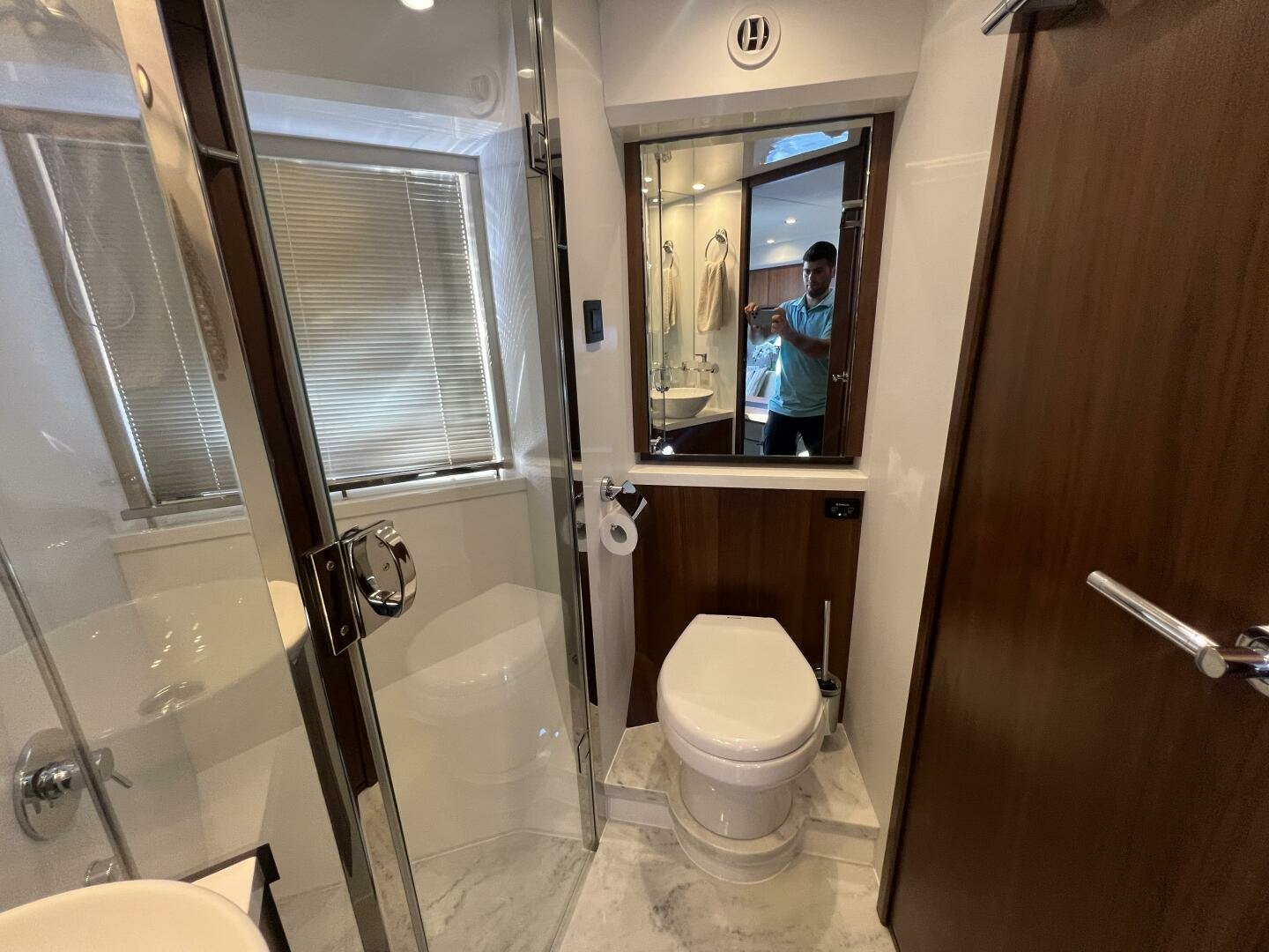 2015 Princess V52 - Image 22