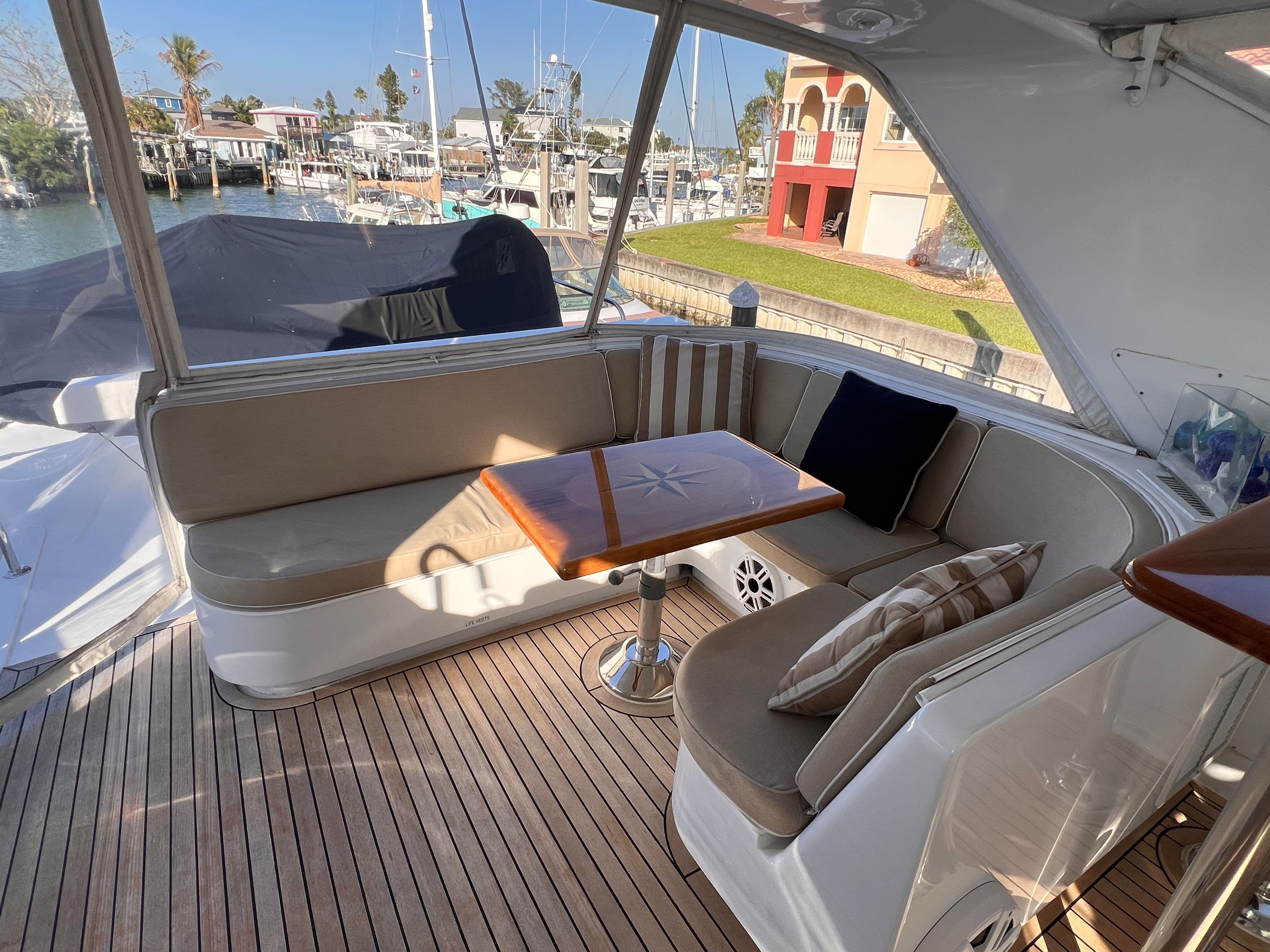 2006 Hatteras 64 Motor Yacht - 34