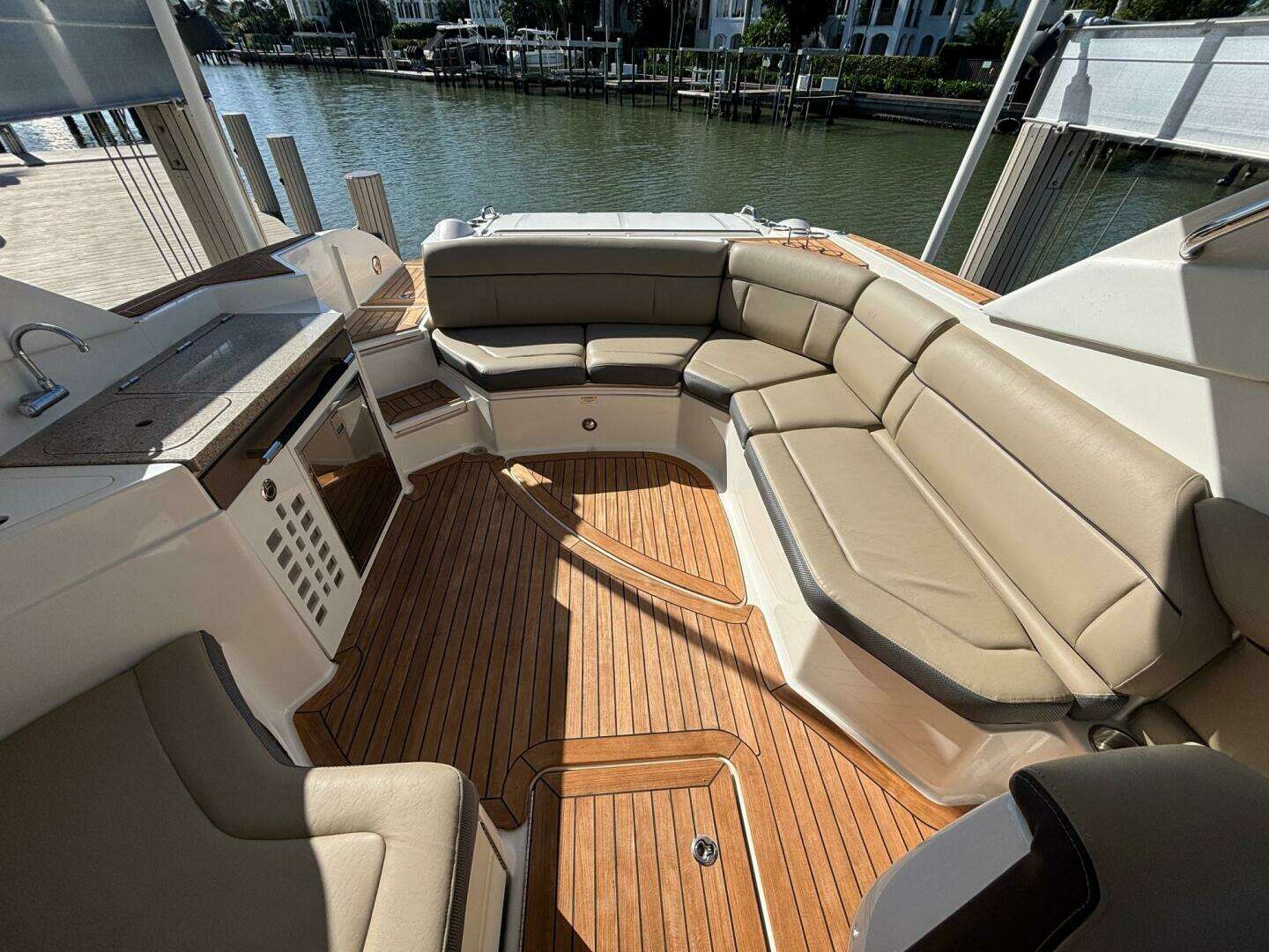 2016 Sea Ray 350 SLX - Image 7