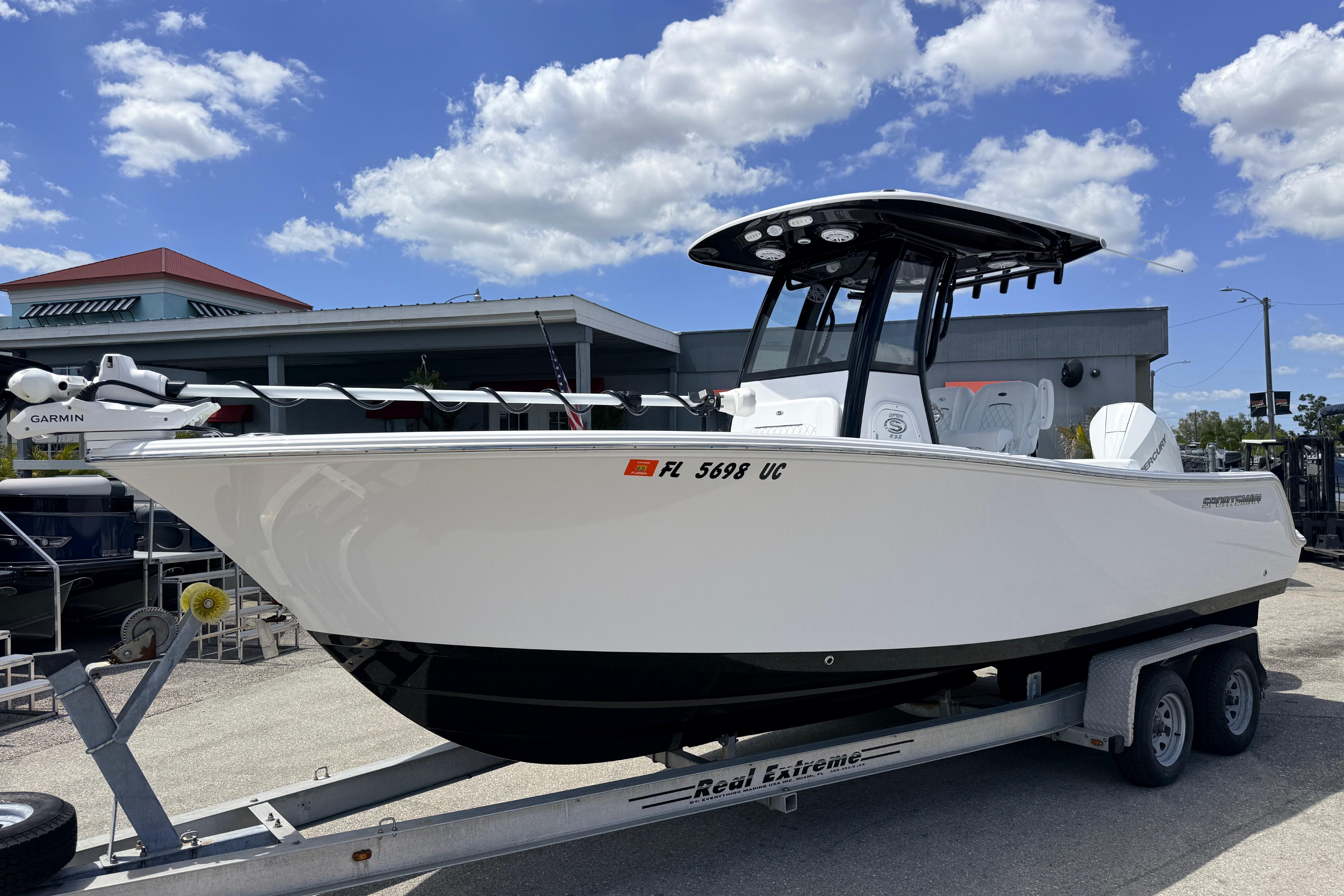 2025 Sportsman Open 232 Center Console