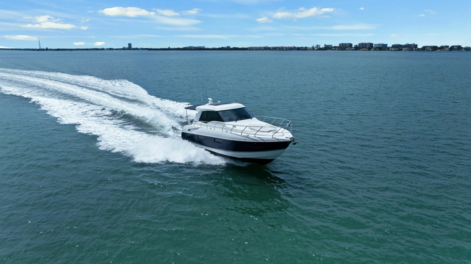 2014 Cruisers Yachts 48 Cantius - Image 63