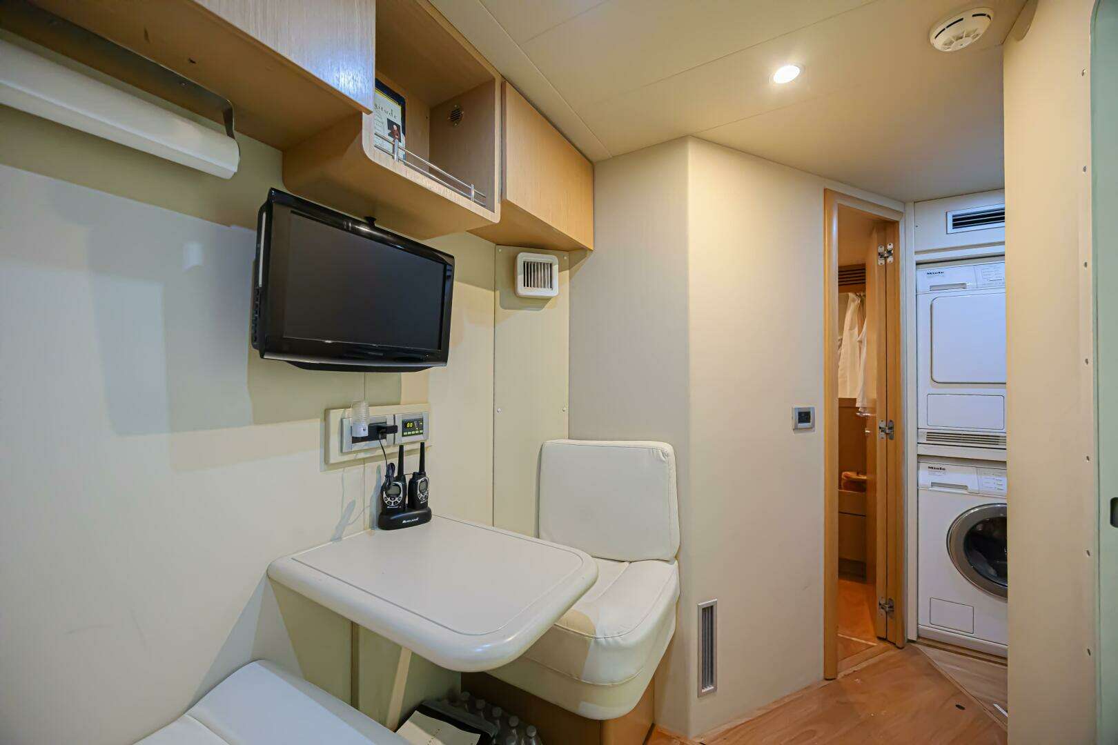 2011 Ferretti Yachts 830 - Image 62