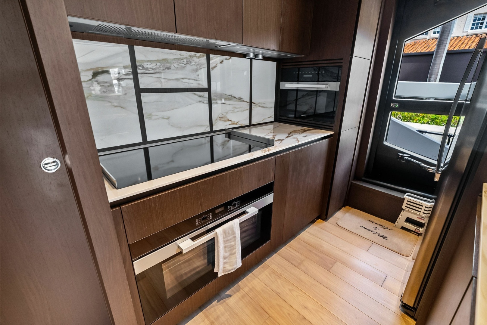 2023 Ferretti Yachts 860 - Image 45