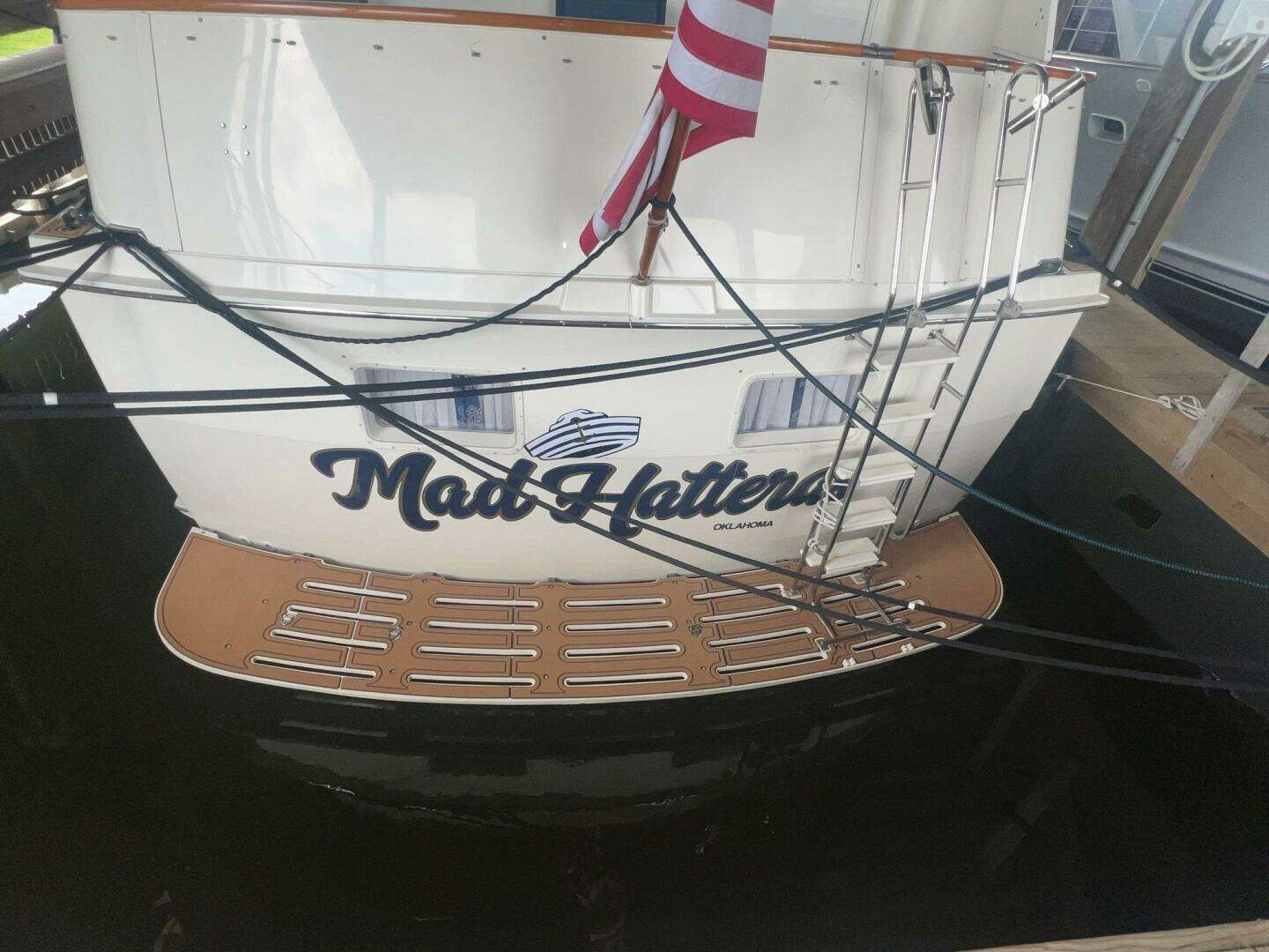 1988 Hatteras Motor Yacht - Image 9