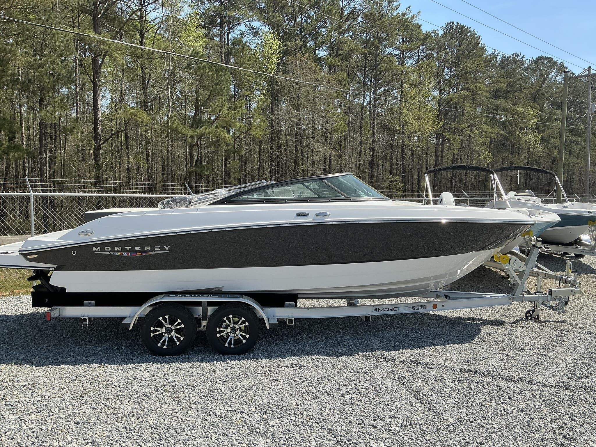 2025 Monterey M-22