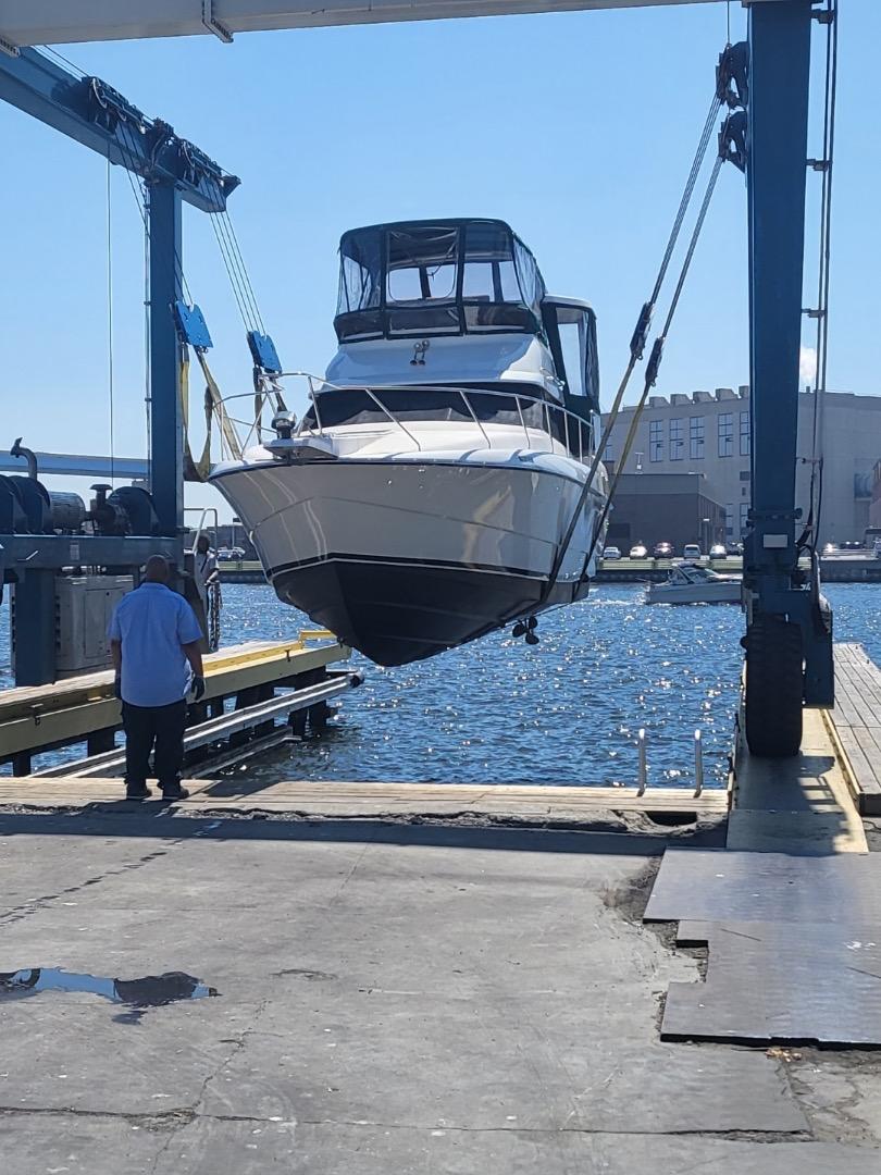 1992 Silverton 34 Motor Yacht - 9
