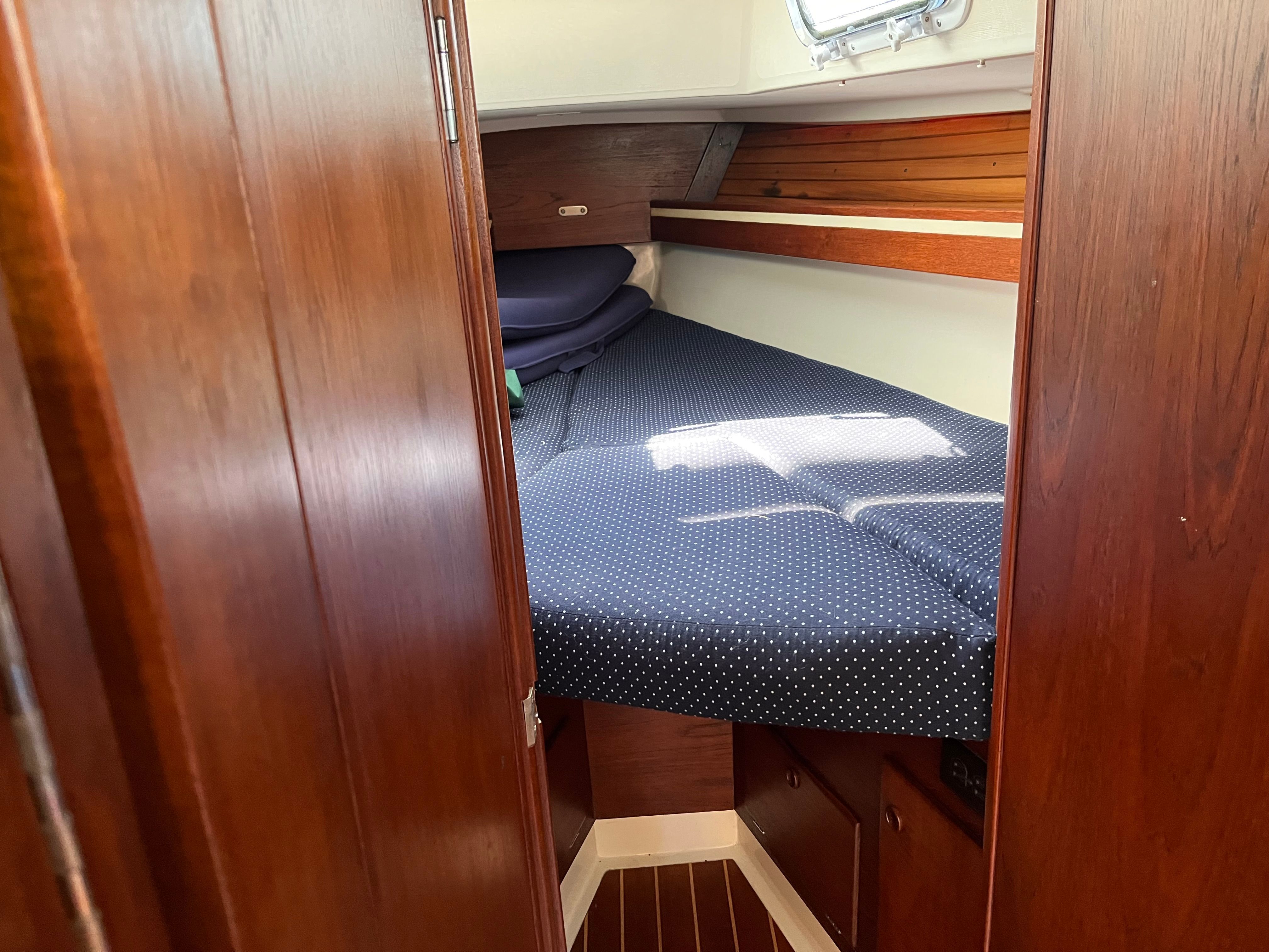 Interior of a 1989 Sabre 30 III yacht with cozy sleeping cabin.