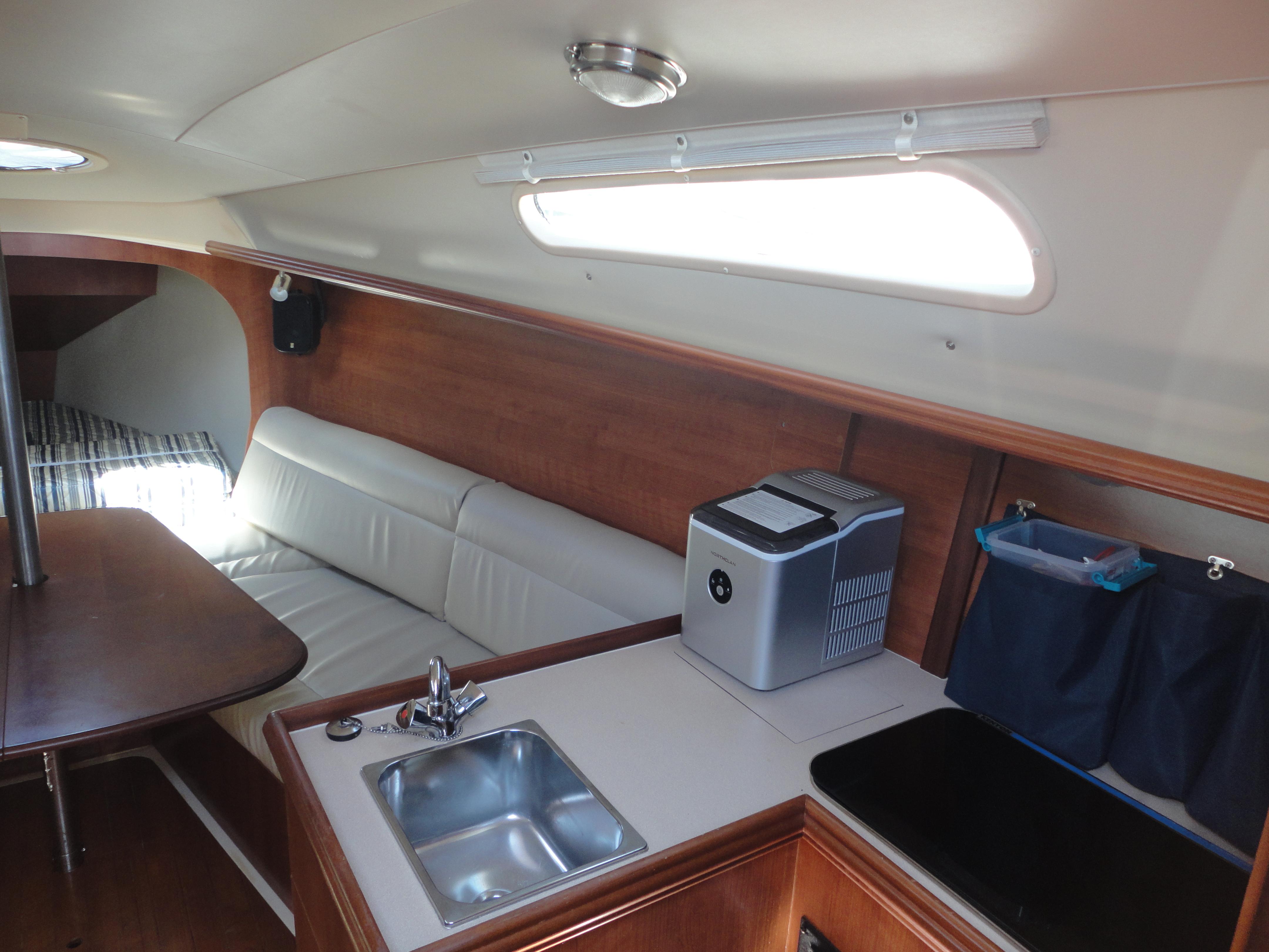 2013 Marlow-Hunter Hunter 27 - 47