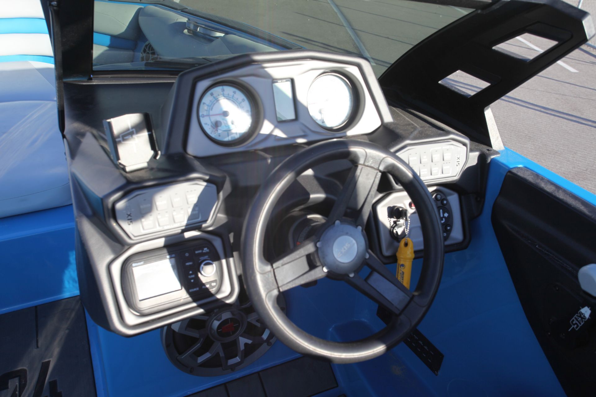 2019 Axis A24 - 7