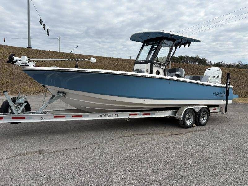 2026 Robalo 266 Cayman - 19