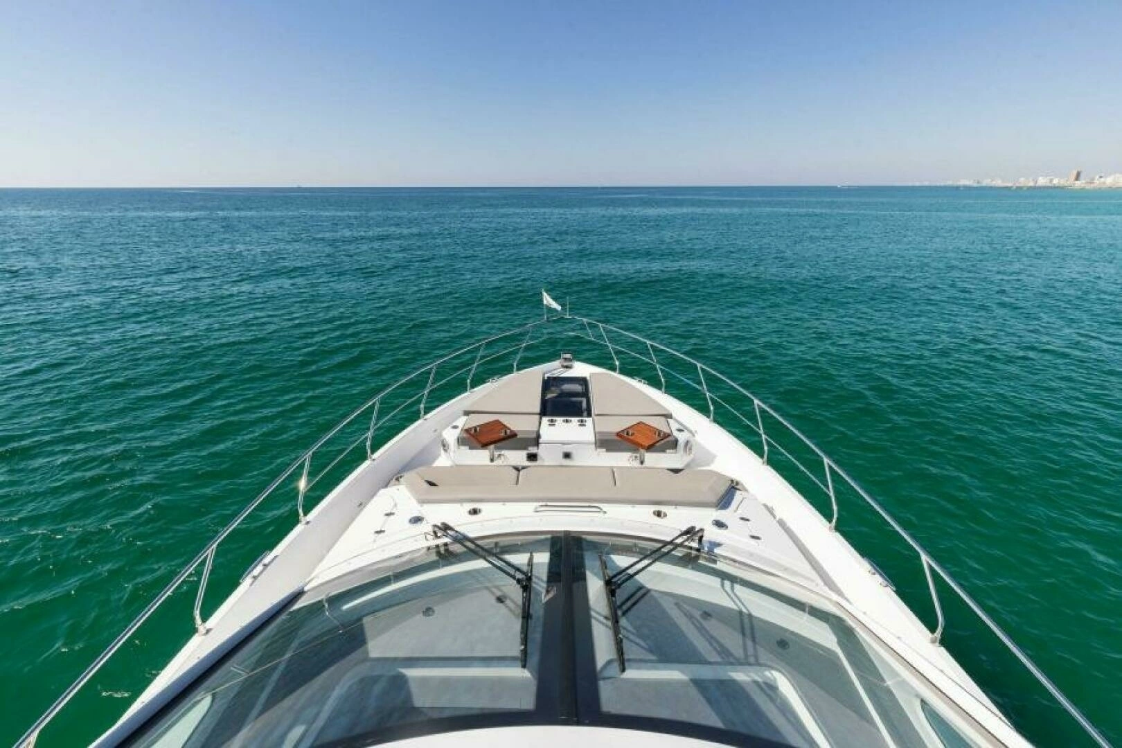 2023 Cruisers Yachts 60 Cantius Fly - Image 34