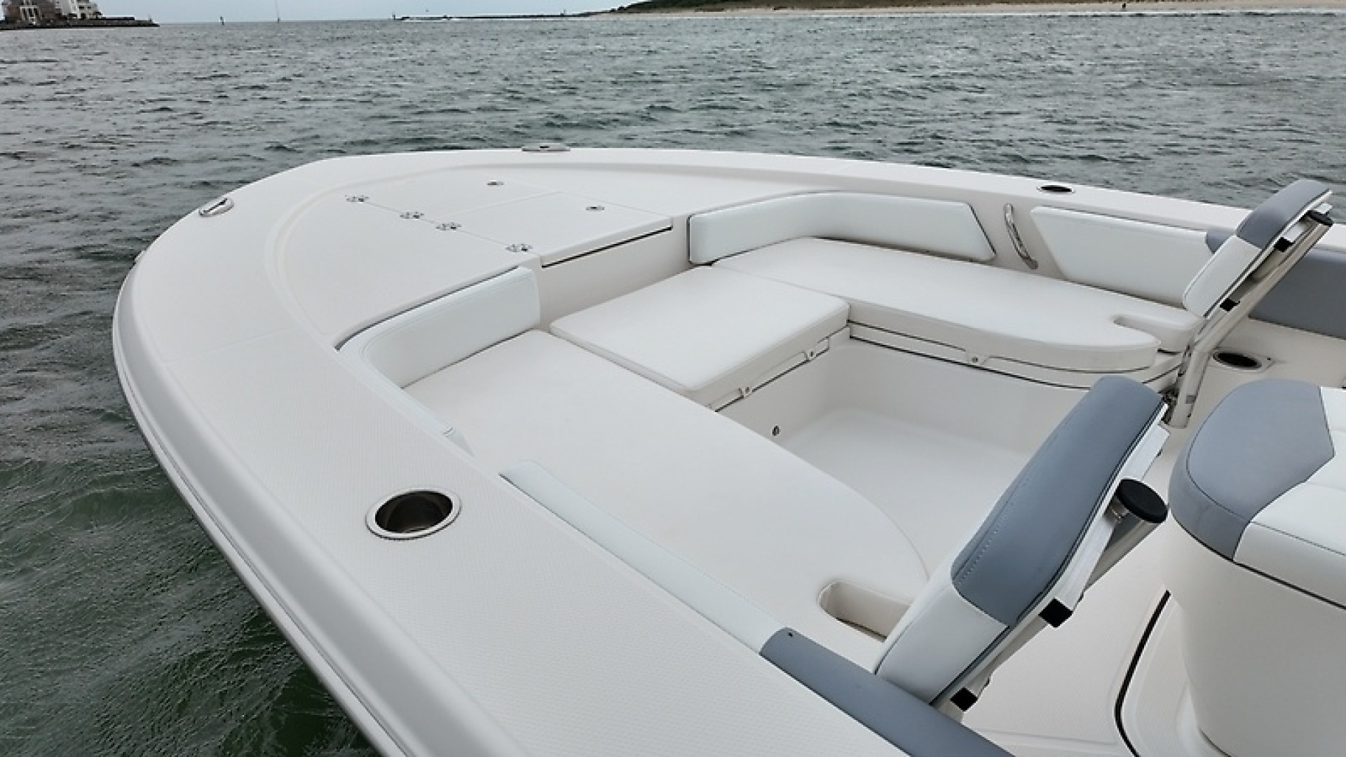 2021 Robalo 246 Cayman SD - Image 17