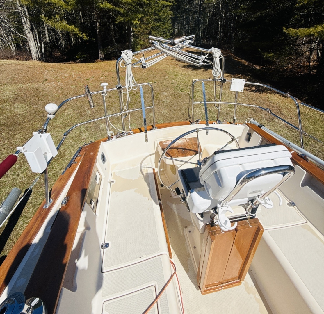 1995 Island Packet 37 - Image 17