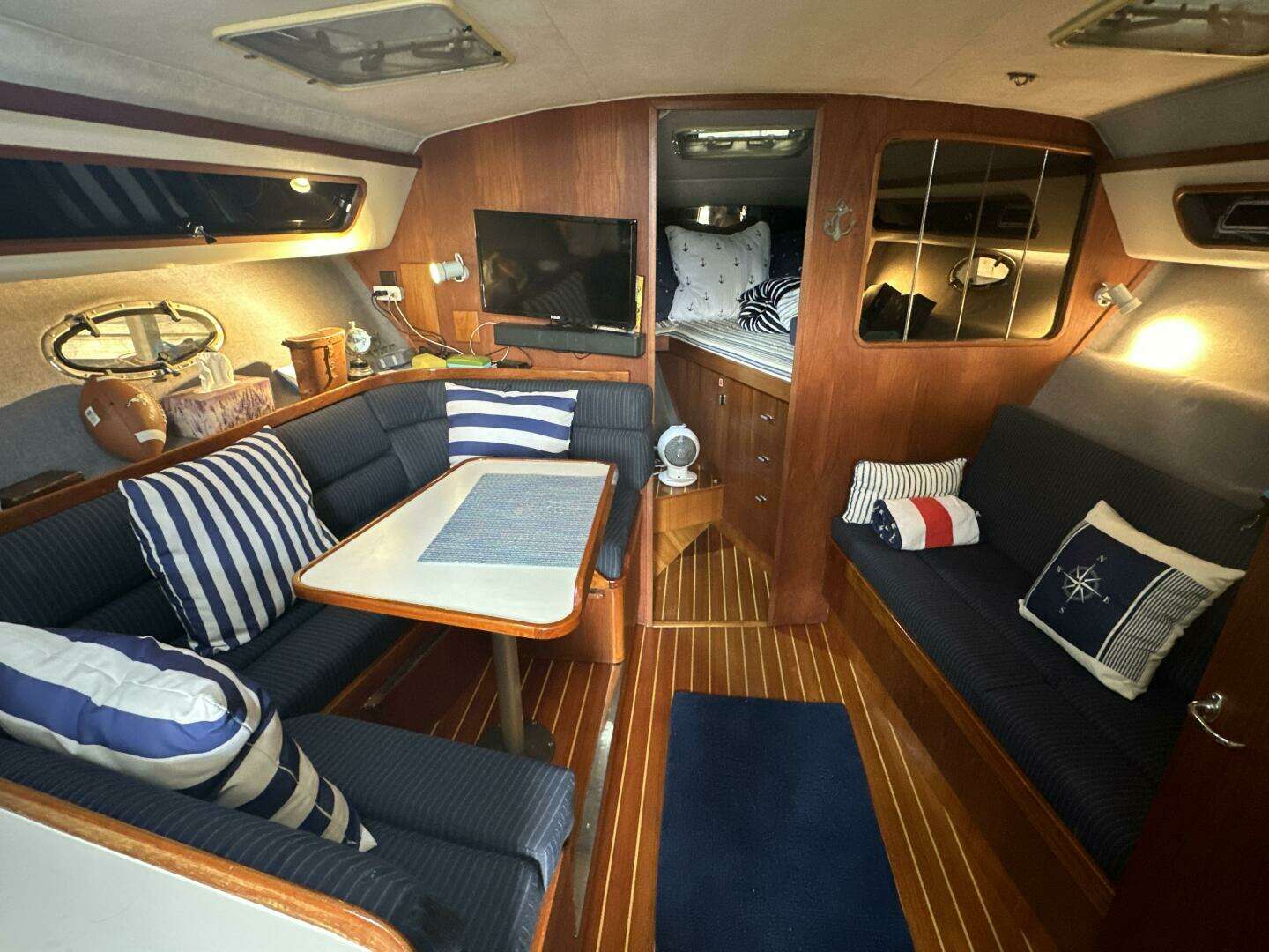 1988 Tiara Yachts 3300 Open - Image 20