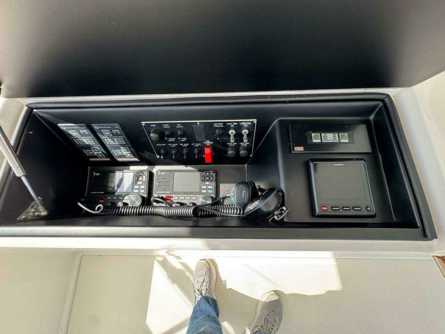 2007 Viking 52 Convertible - Image 31