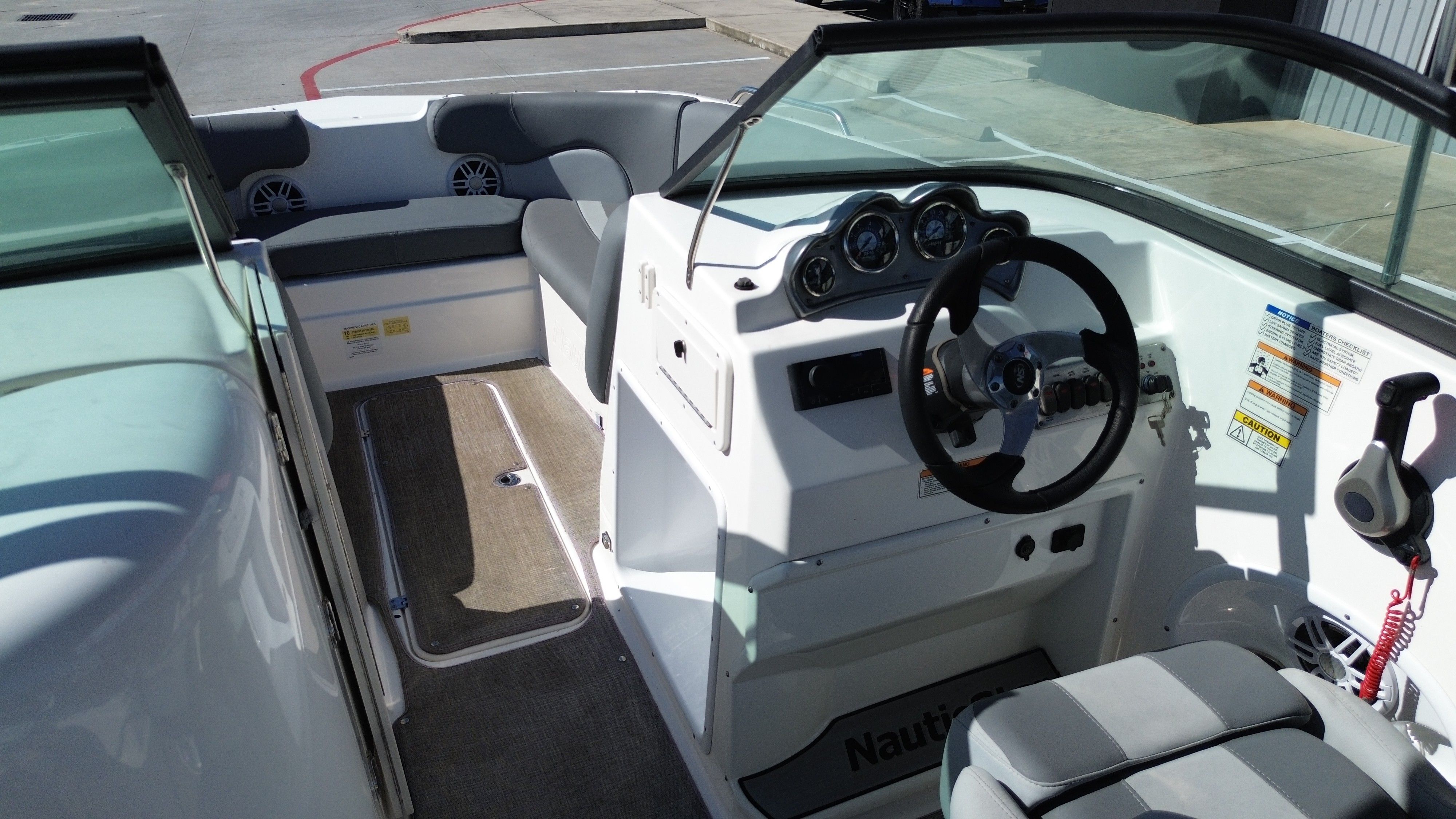 2023 NauticStar 223 DC - 24