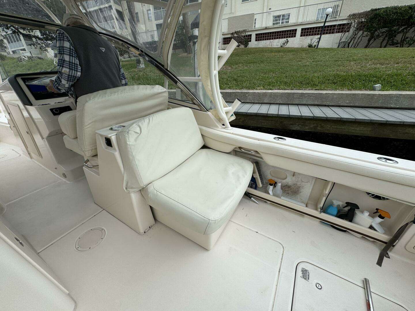 2021 Grady-White Freedom 285 - Image 27
