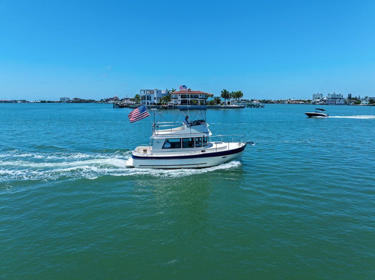 2001 Camano 31 Trawler - 32