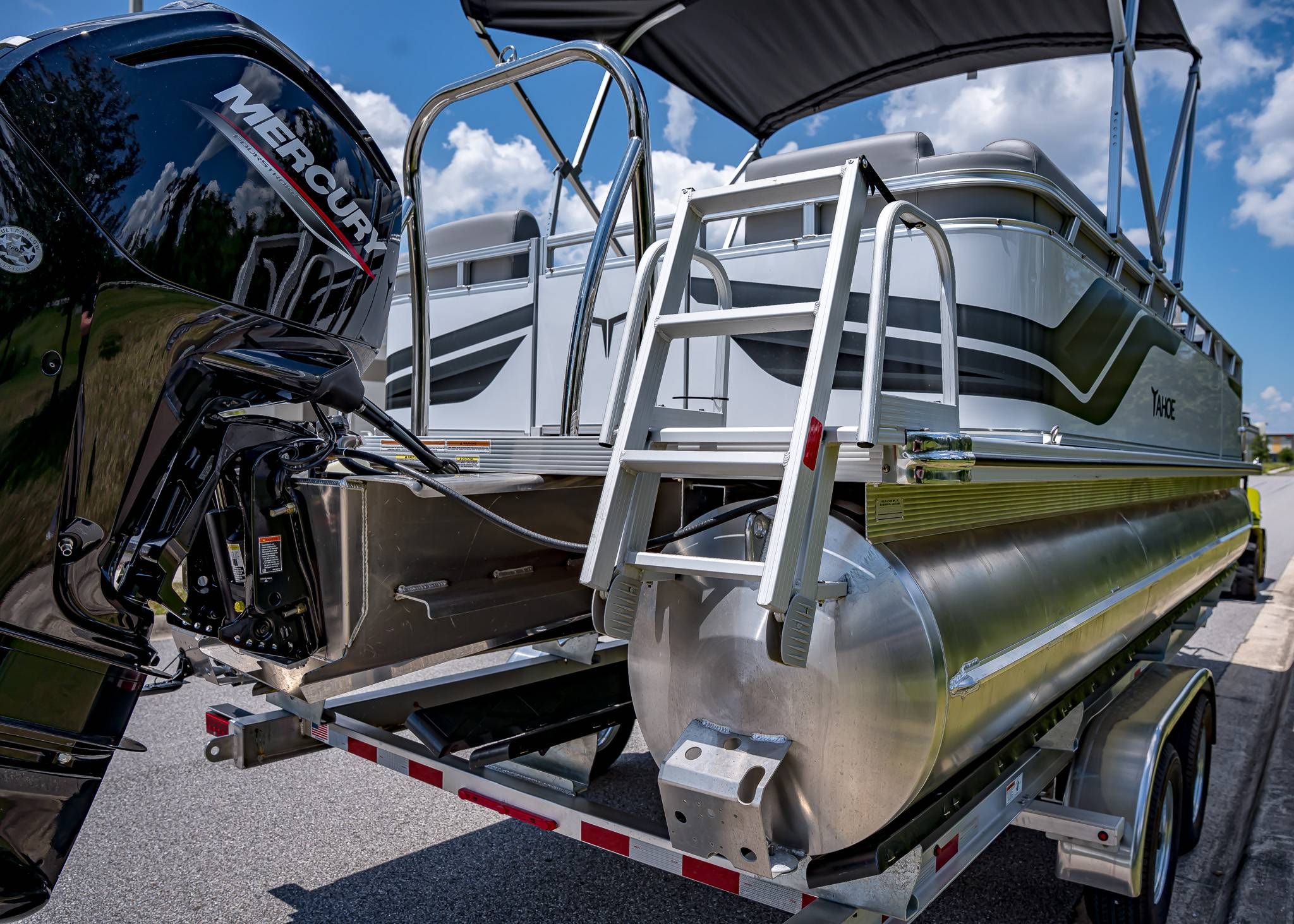2025 Tahoe Pontoon SLT 23' Quad Lounge - 6