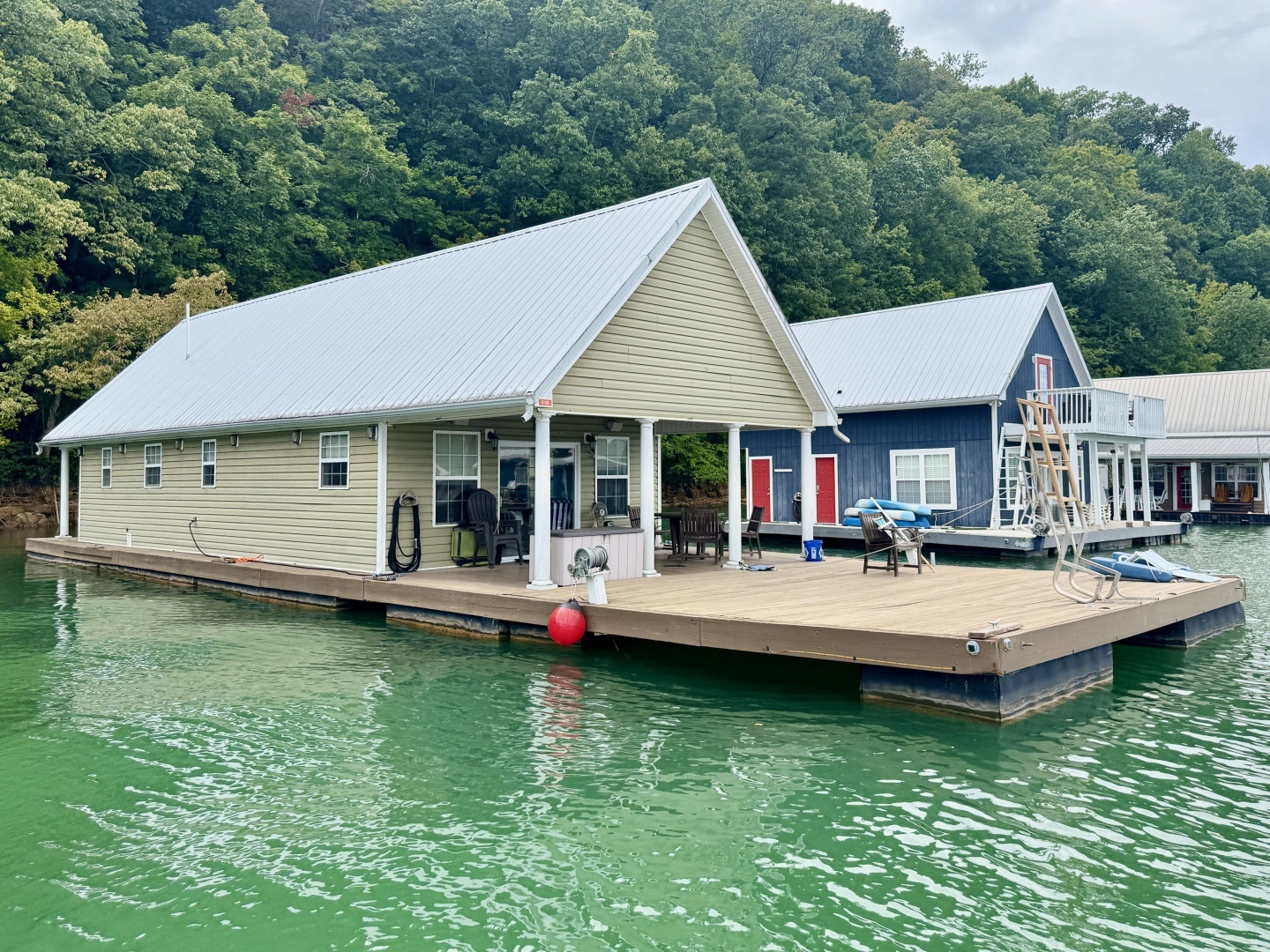 2006 Custom 20 x 43 Floating Cabin - Approx 812sqft - Image 123