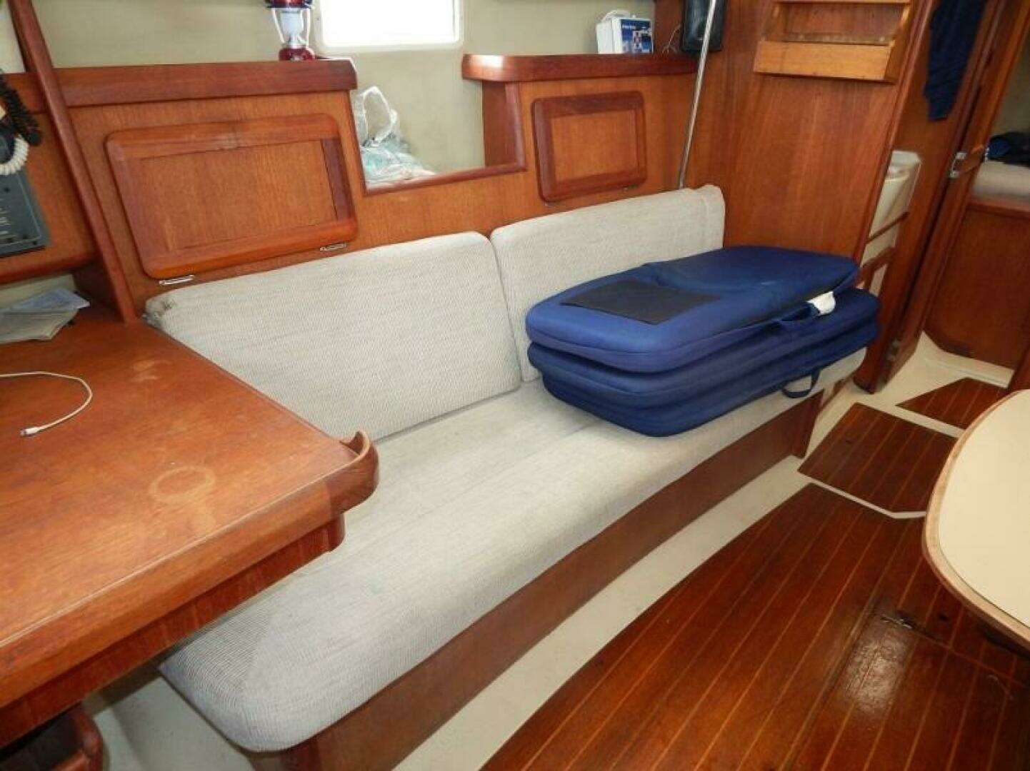 1992 Hunter 33.5 - Image 13
